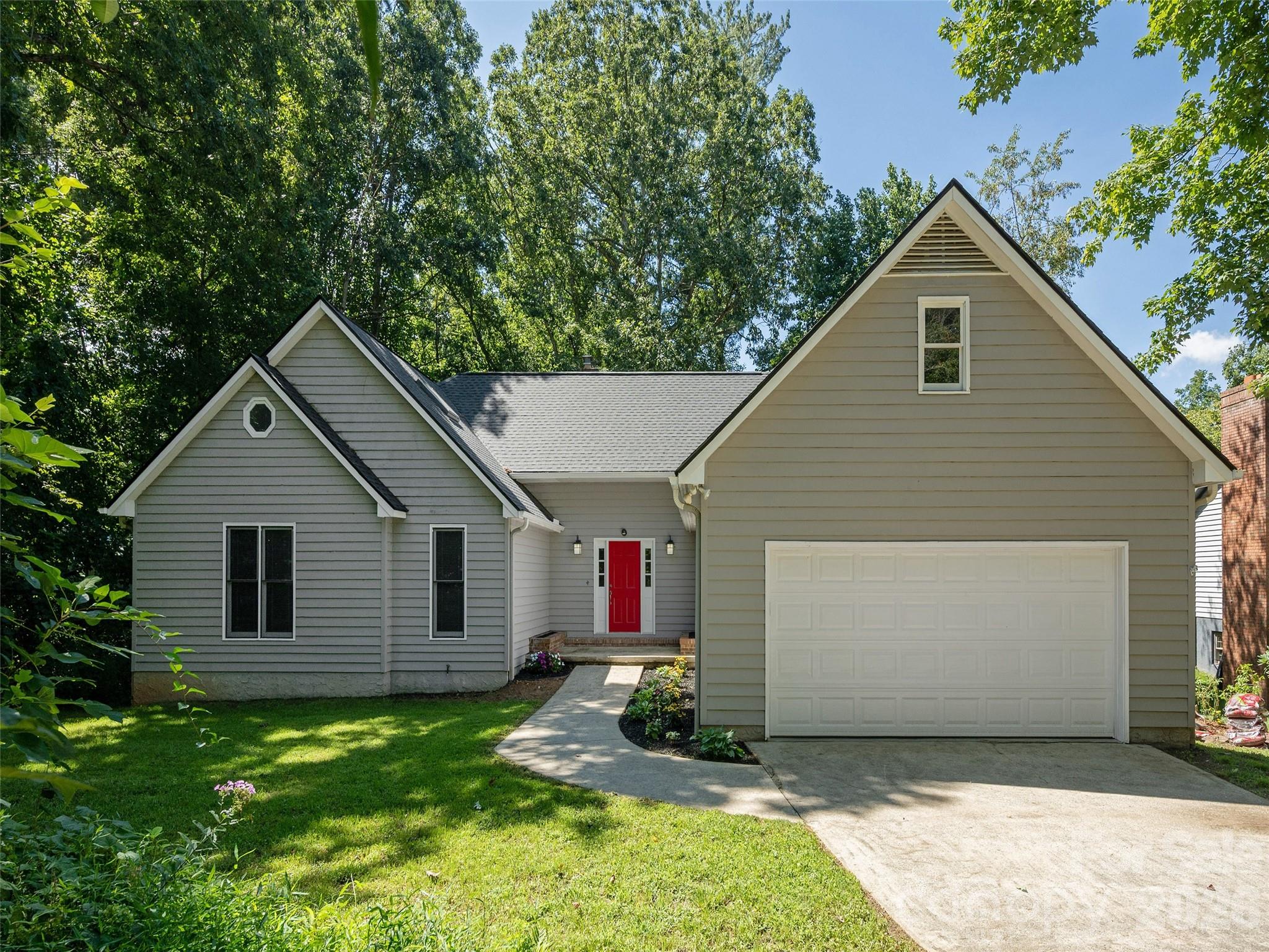 15 Glen Crest Drive — photo