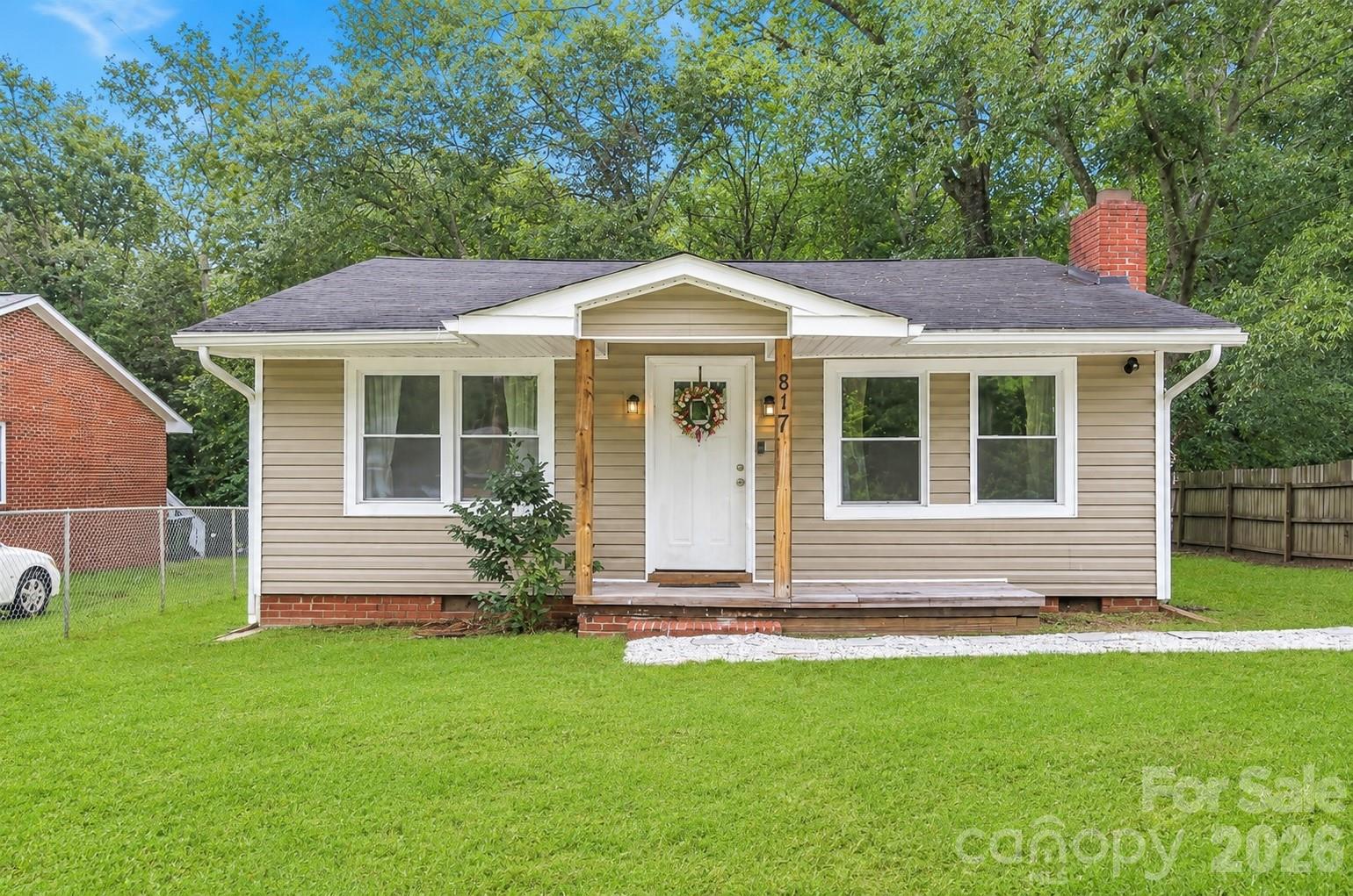 817 E Dunlap Street — photo