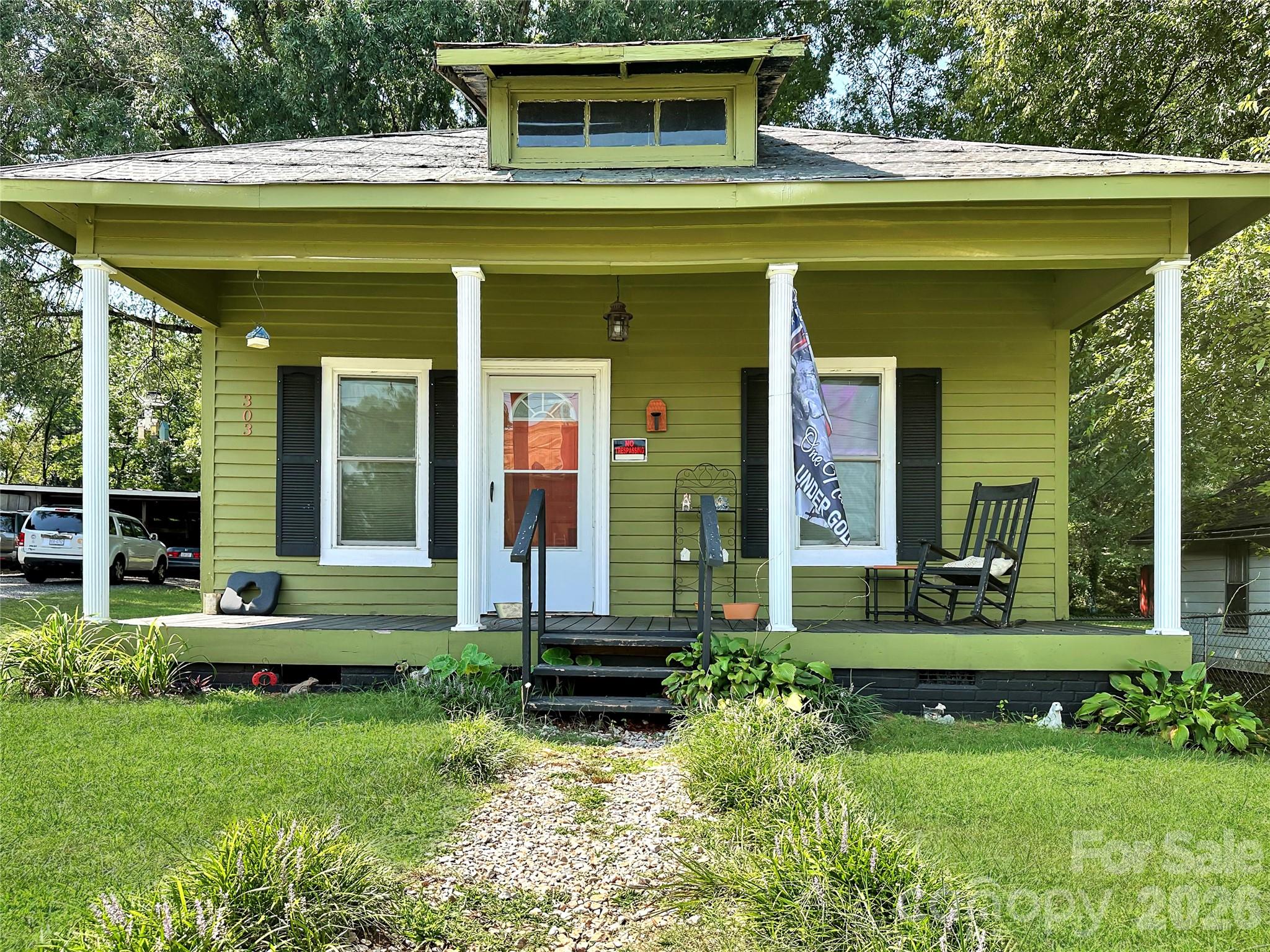 303 W B Street — photo