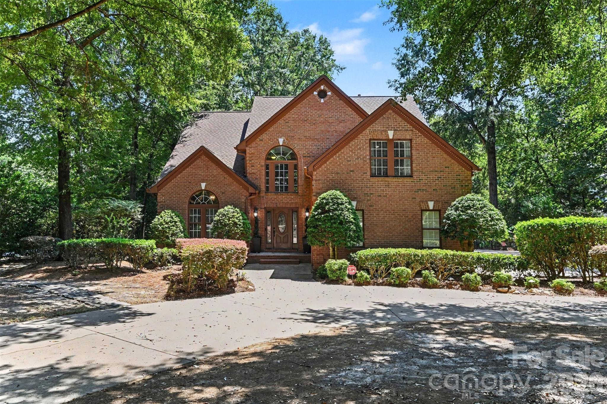 5625 Weddington Road — photo