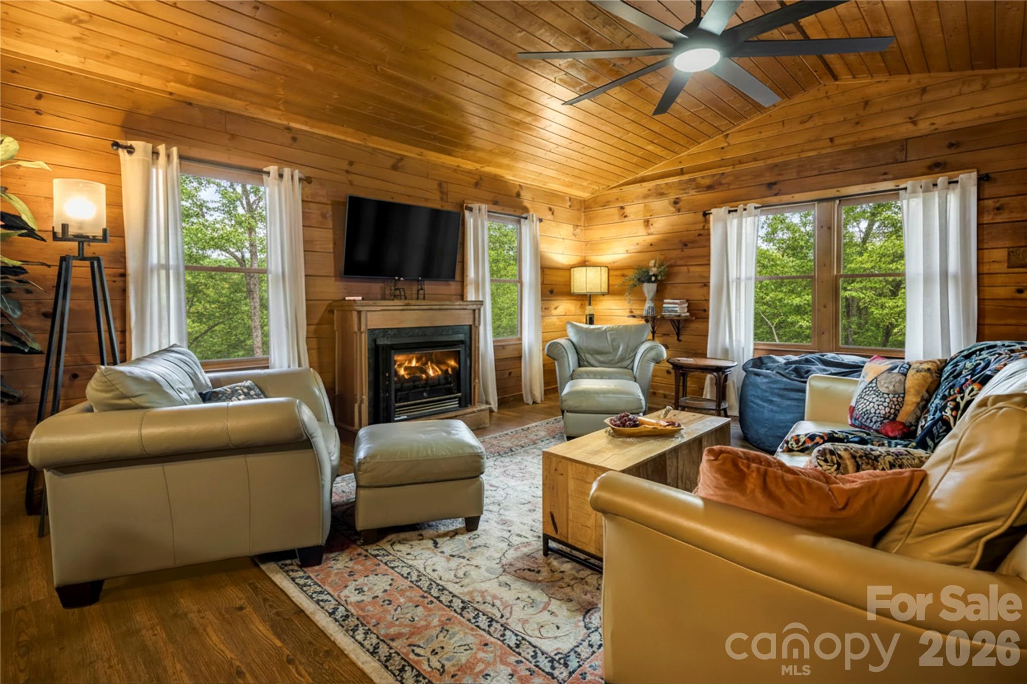 398 Locust Drive — photo