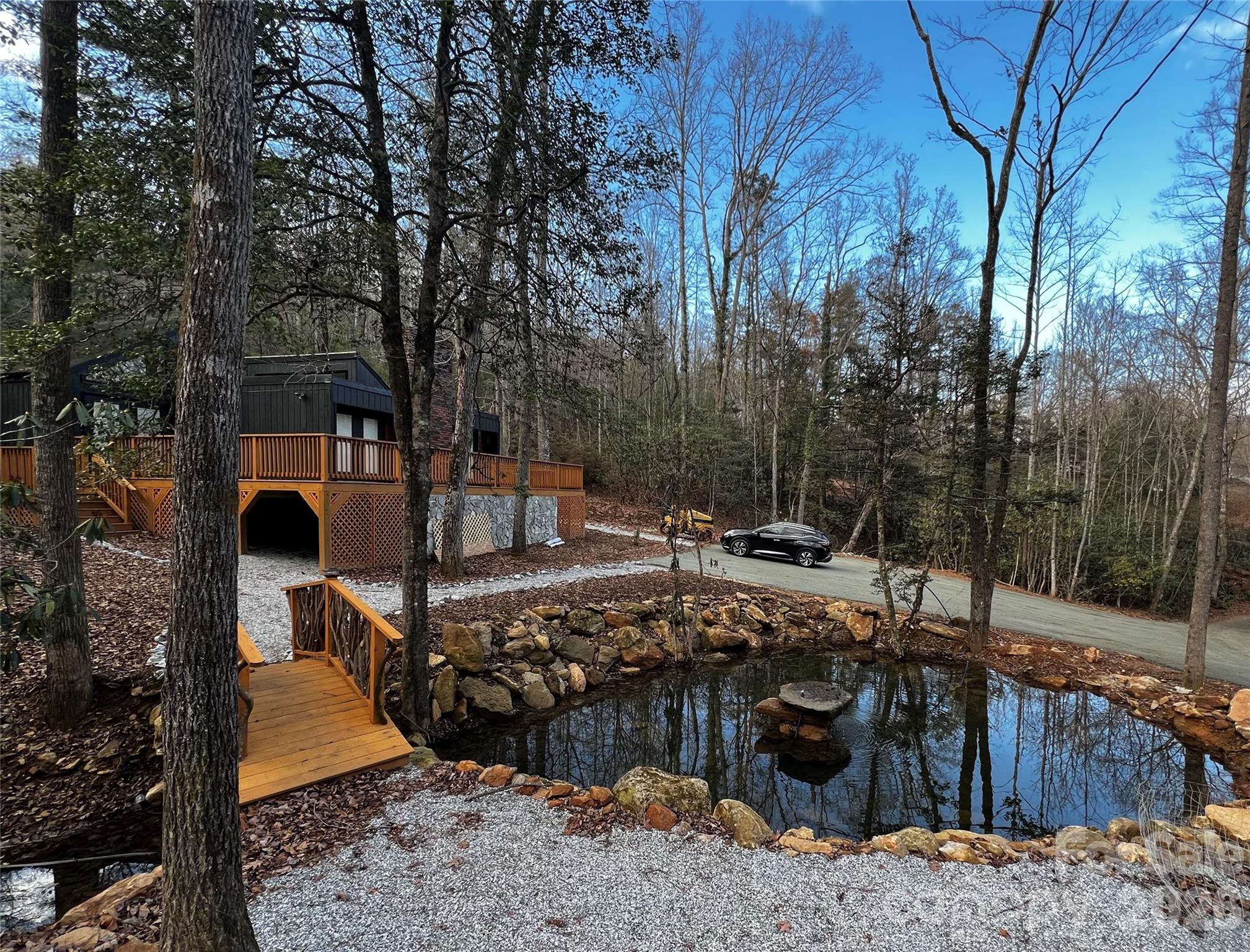 320 Never Mountain Road — photo