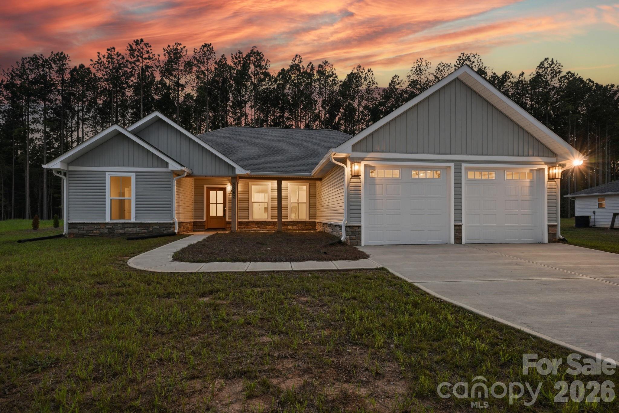 2287 Lee Lawing Road — photo
