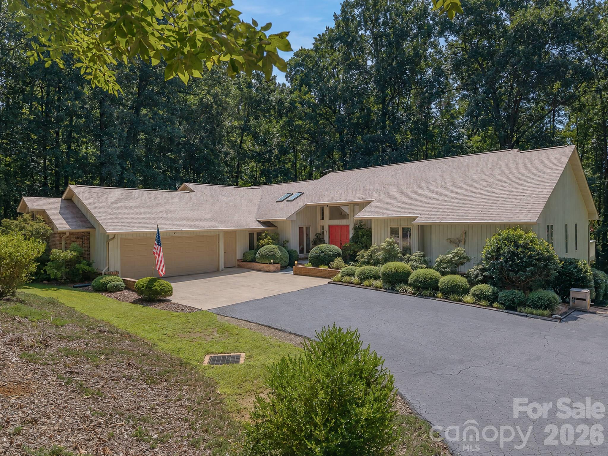 5 Jackson Grove S — photo
