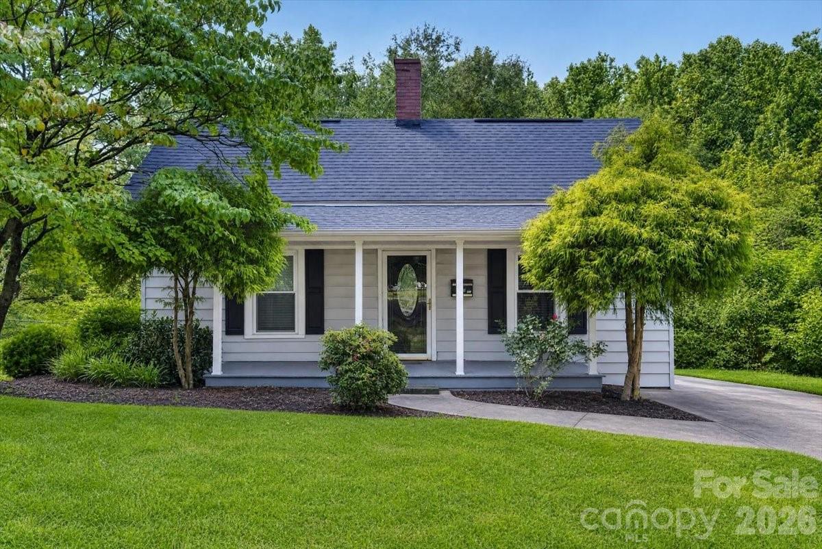 619 N Mountain Street — photo