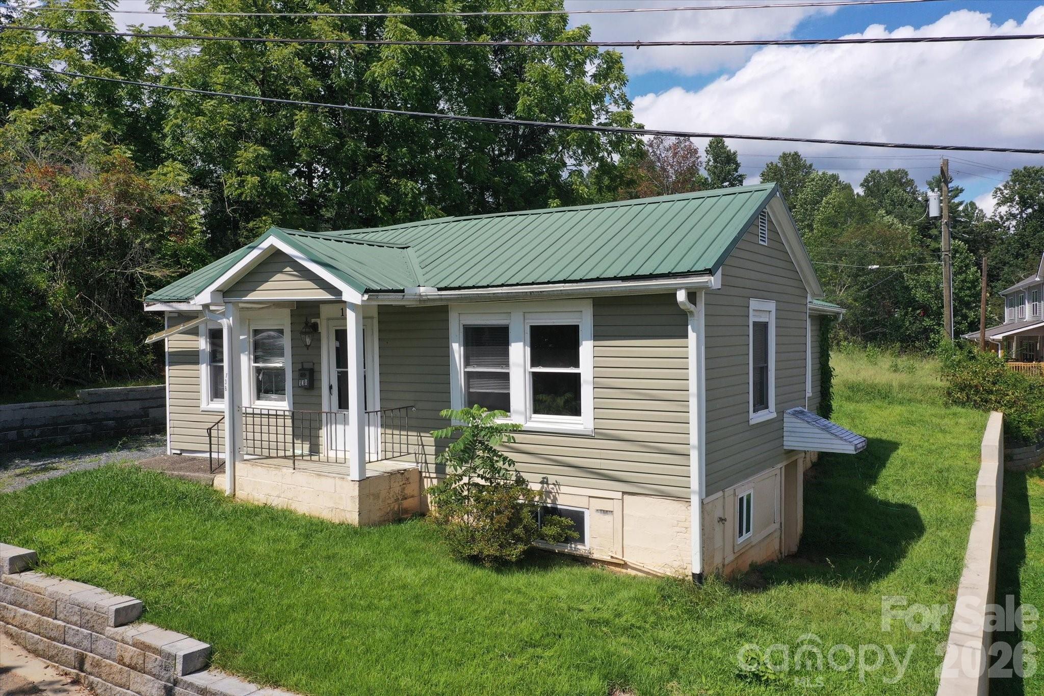 138 West Lane — photo