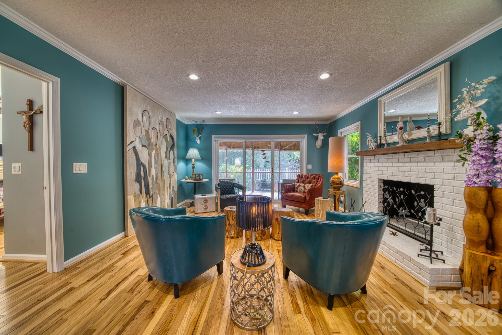 130 Exeter Court — photo