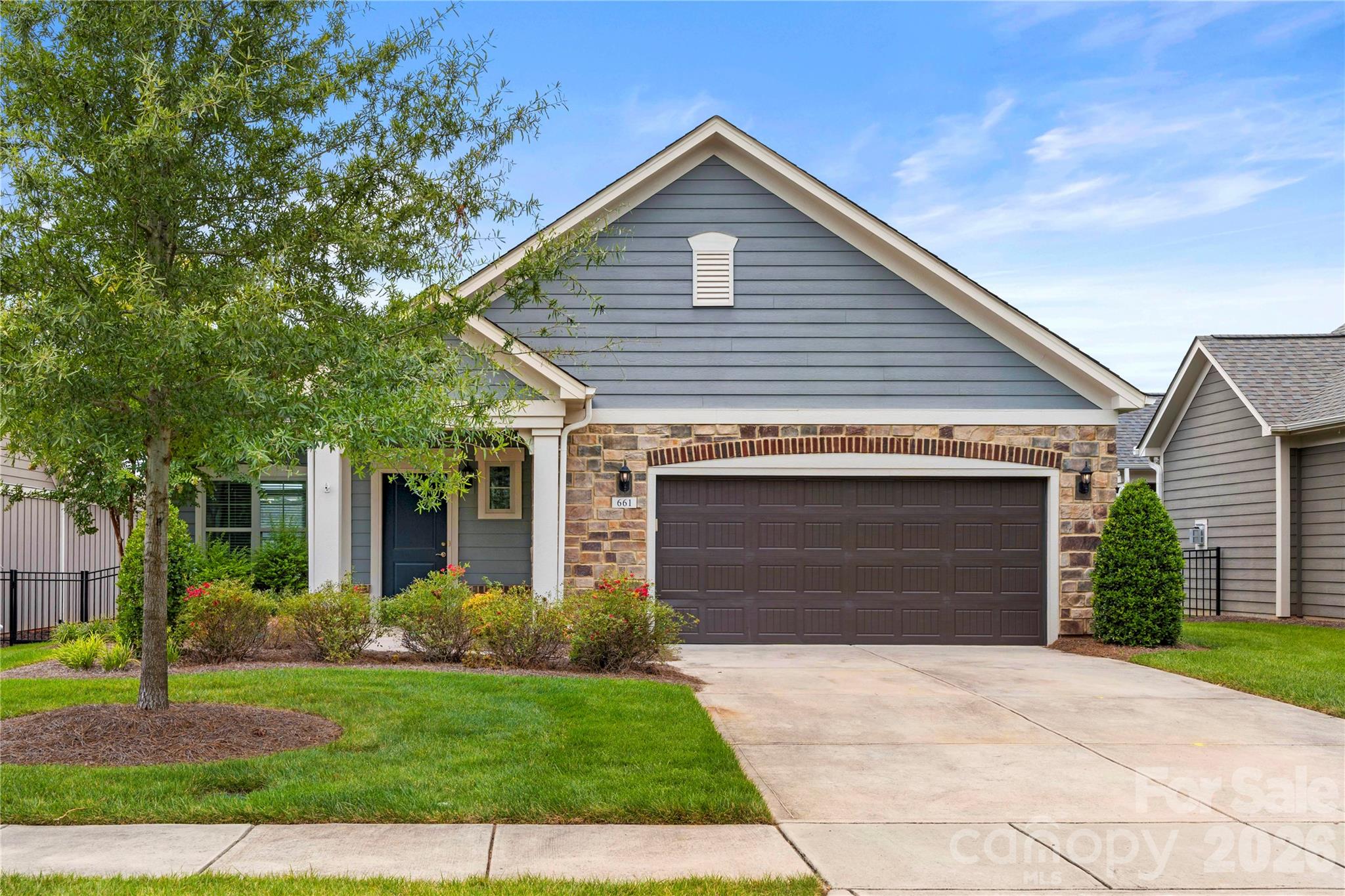 661 Poplar View Drive NW — photo