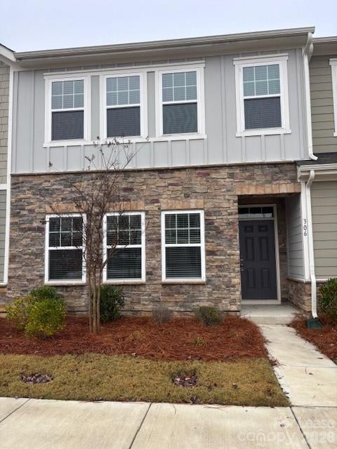 306 Sagecroft Lane — photo