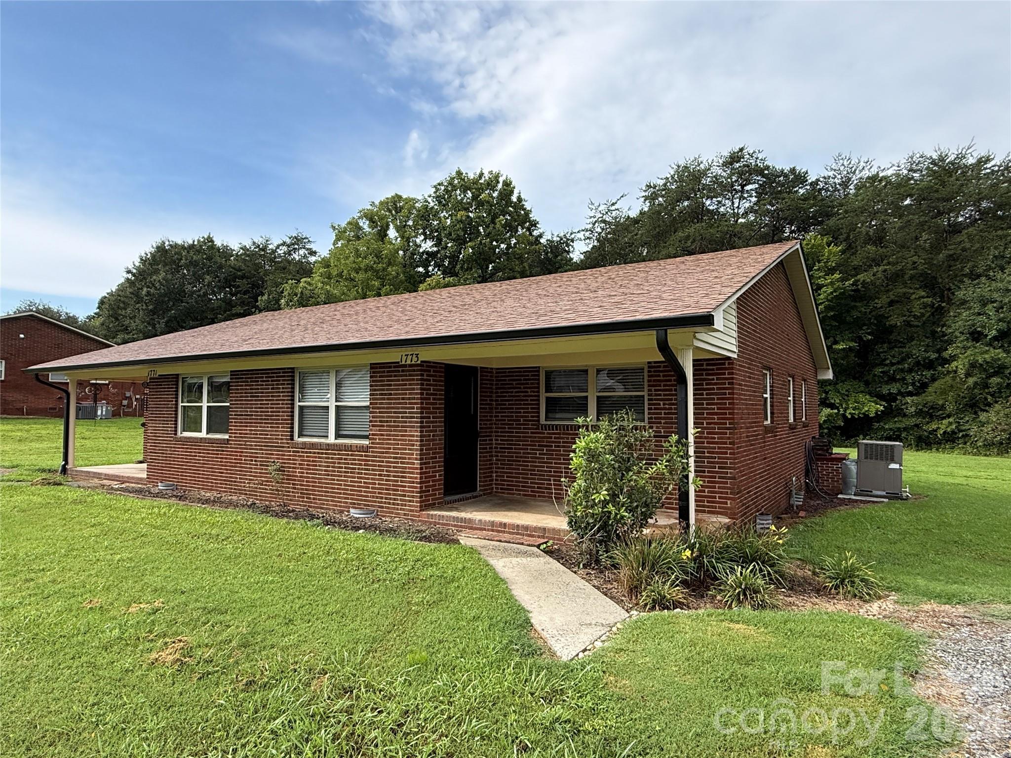 1773 River Road — photo