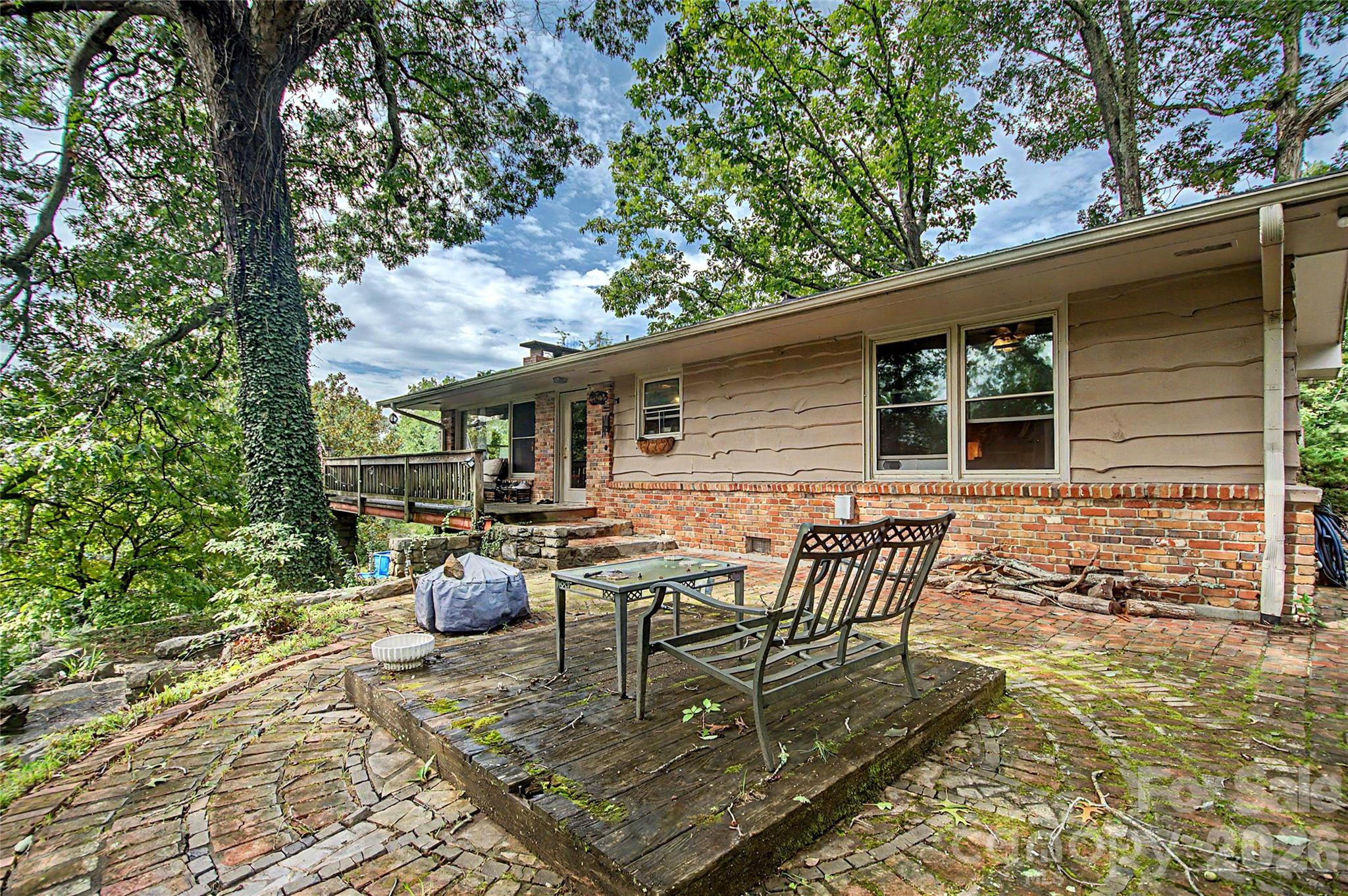 70 Dogwood Drive — photo