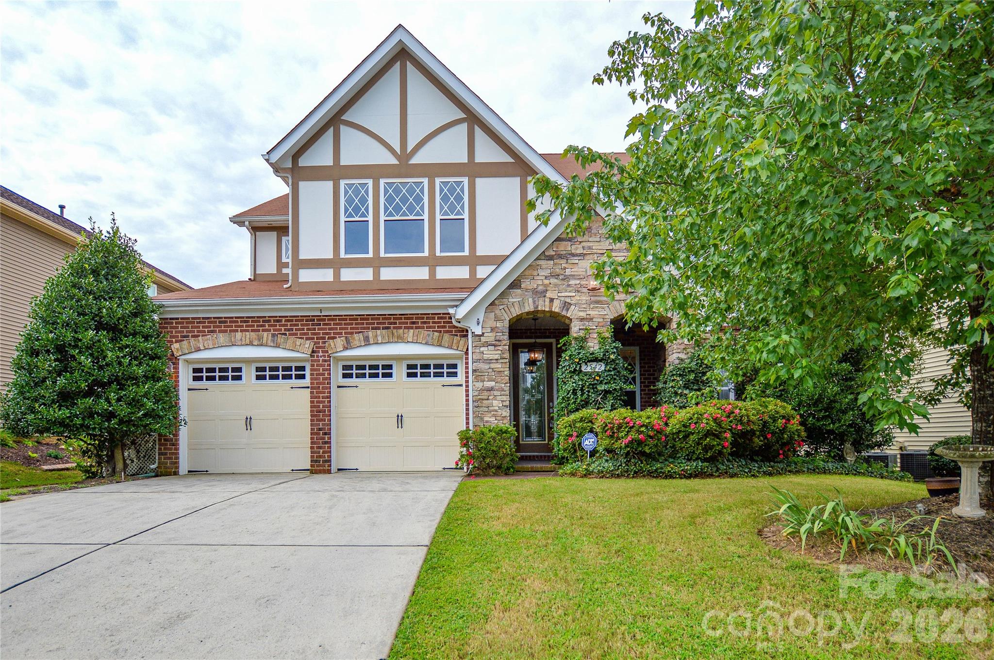 2542 Mountain Laurel Avenue NW — photo