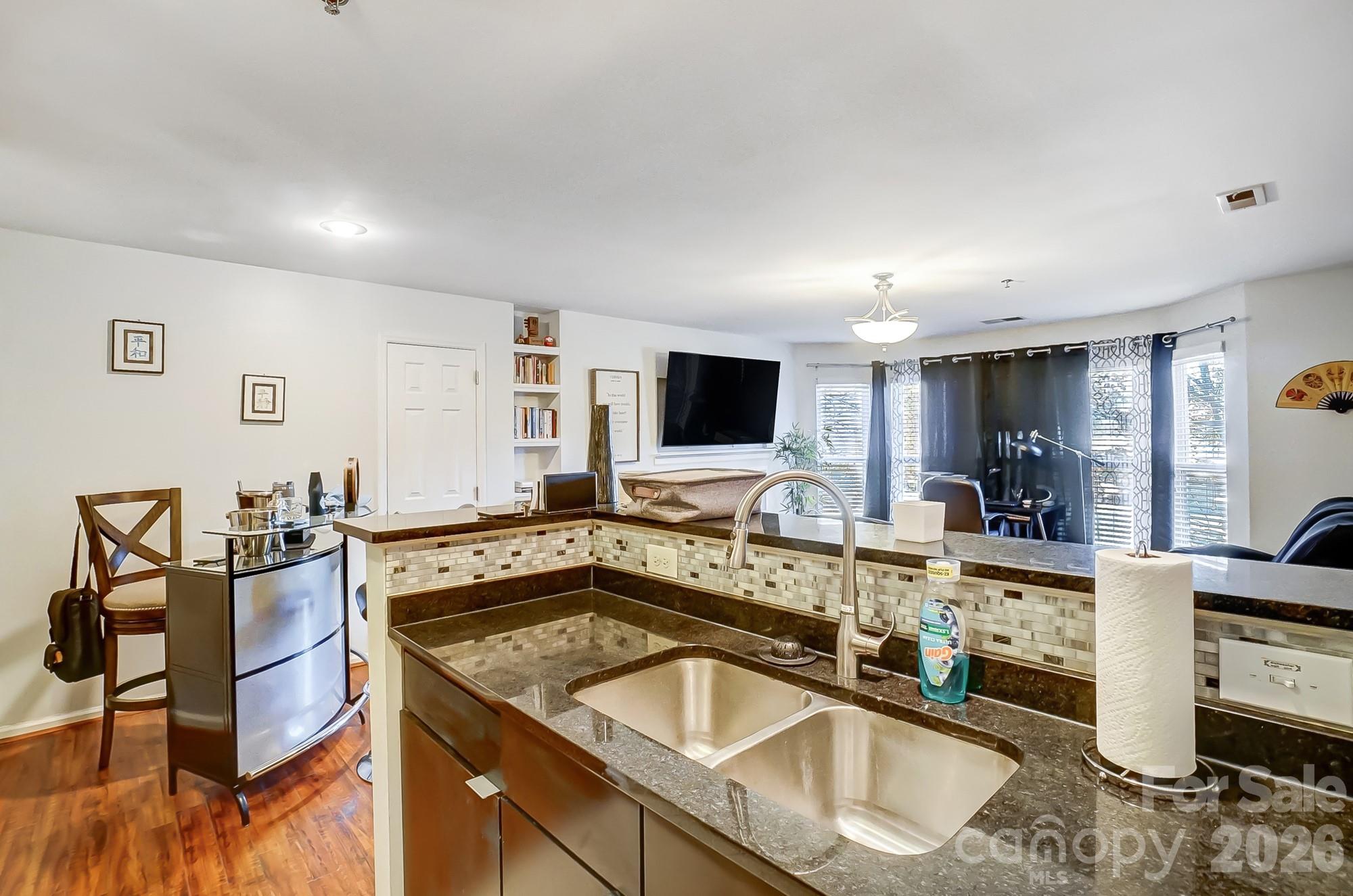 529 N Graham Street 2I — photo