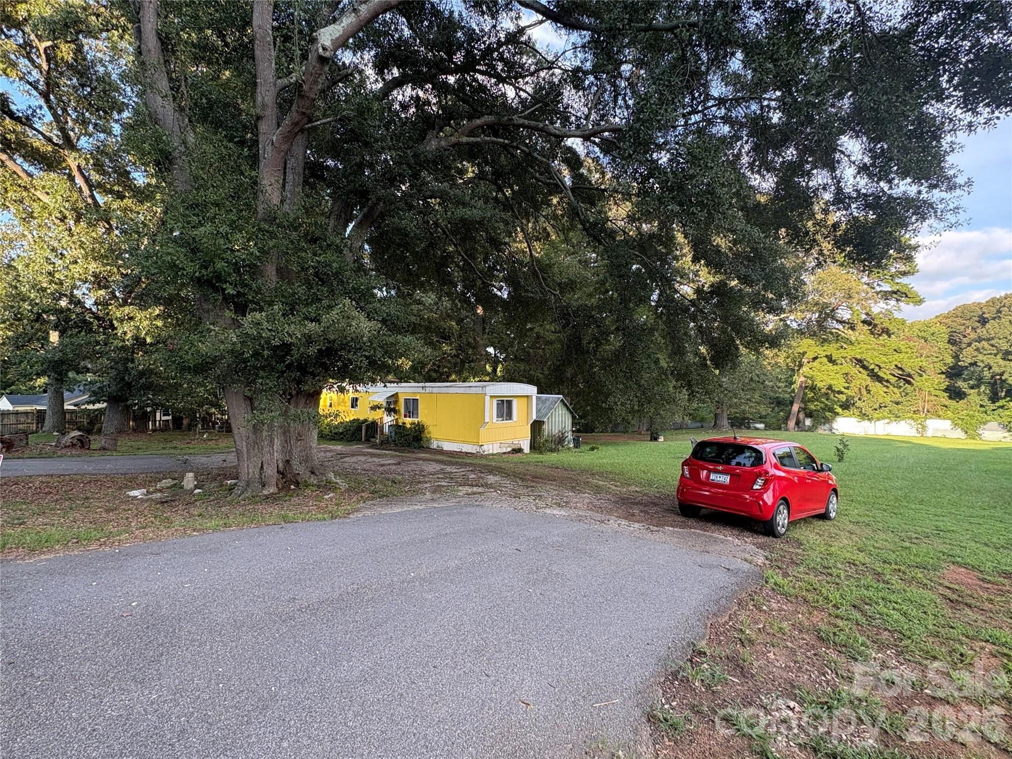875 Hilldale Drive — photo