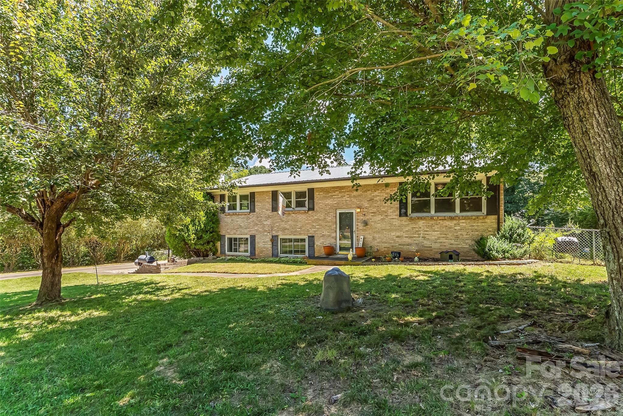312 Hidden Valley Circle — photo