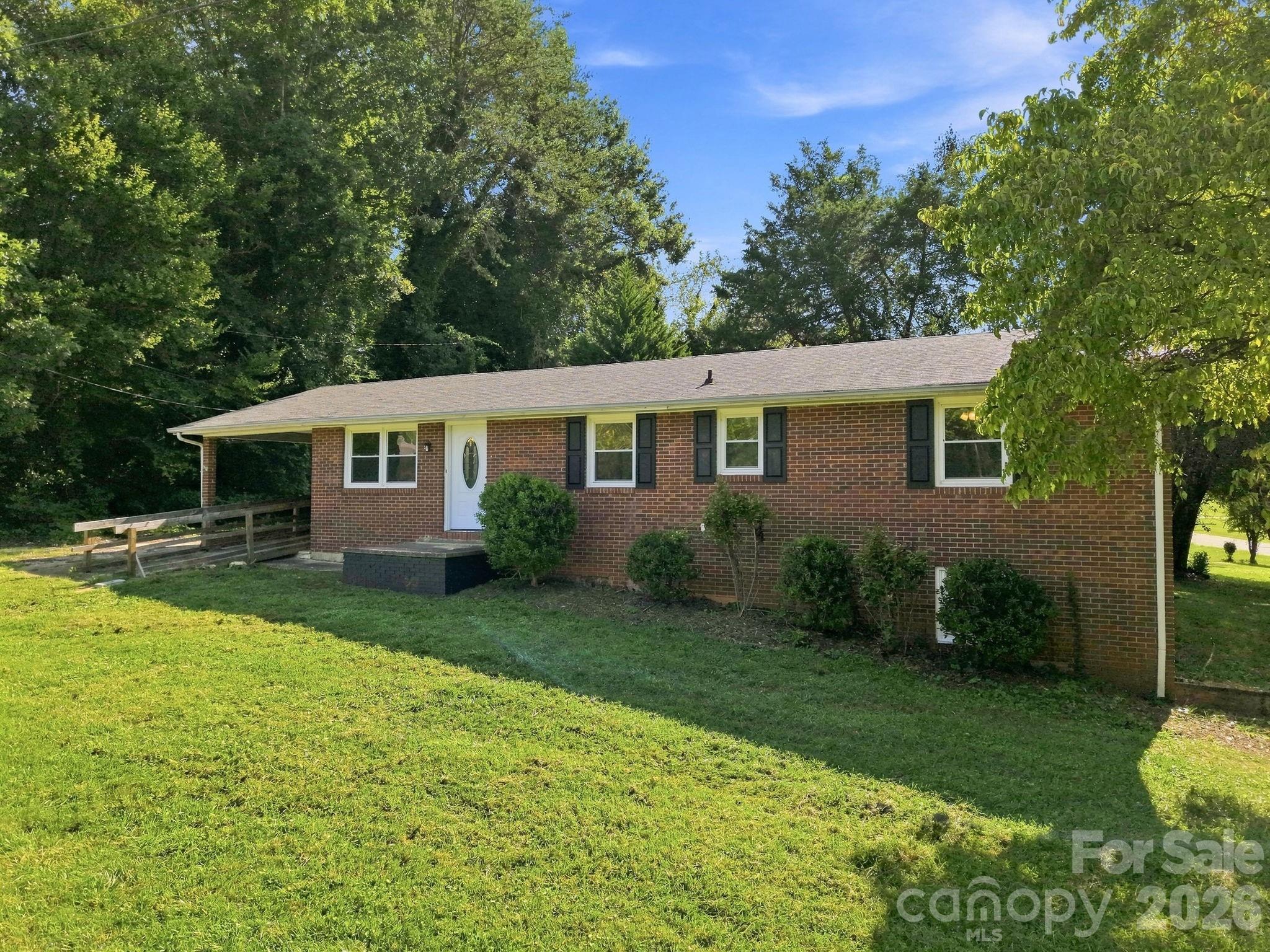 1021 S Caldwell Avenue — photo