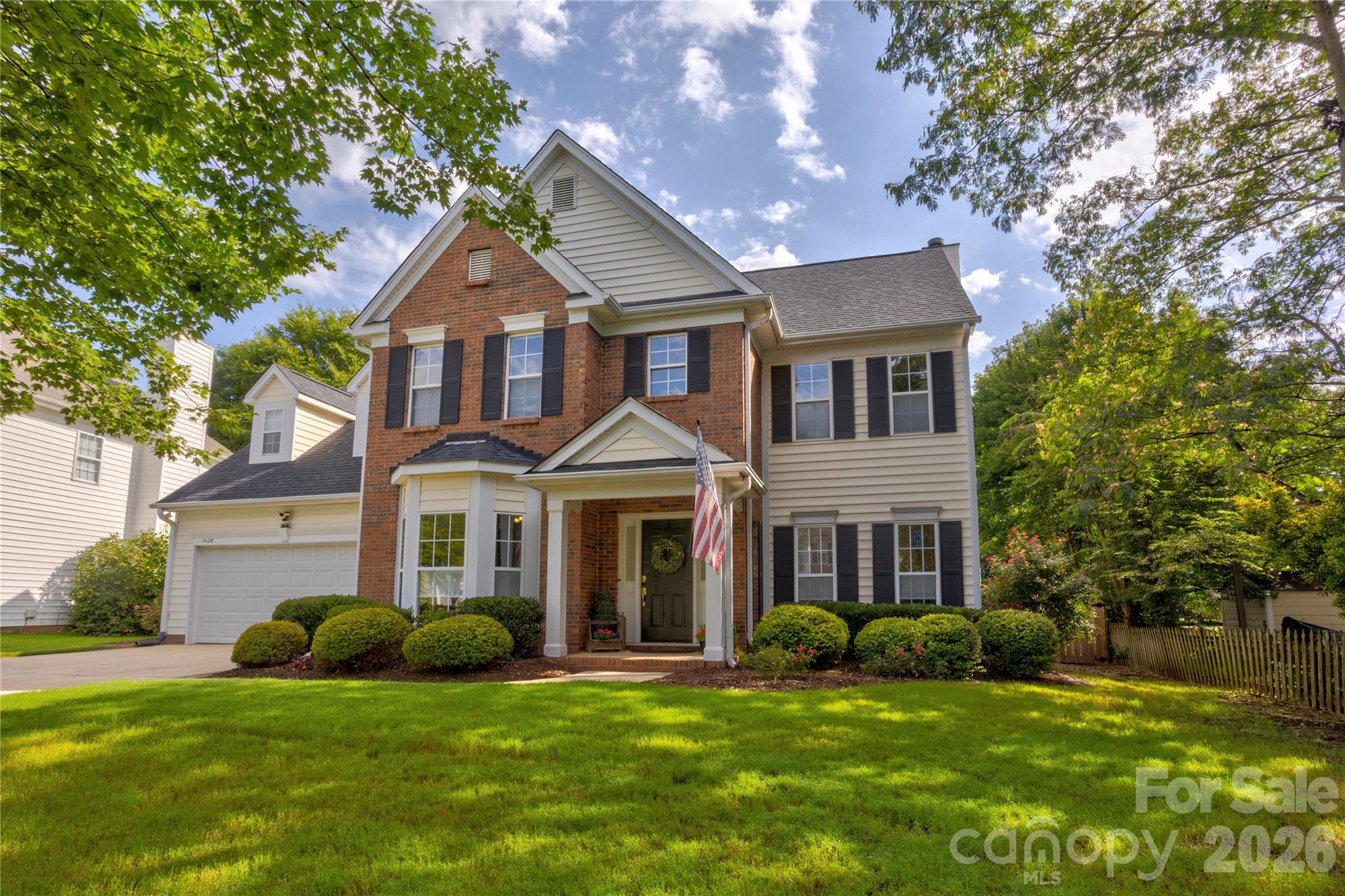 1428 Lockhart Place NW — photo