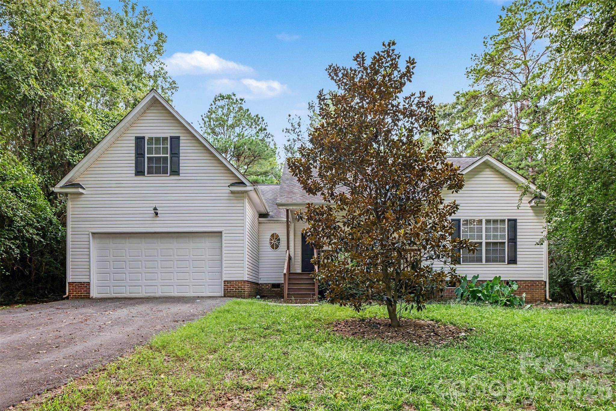 9223 Ladson Road — photo