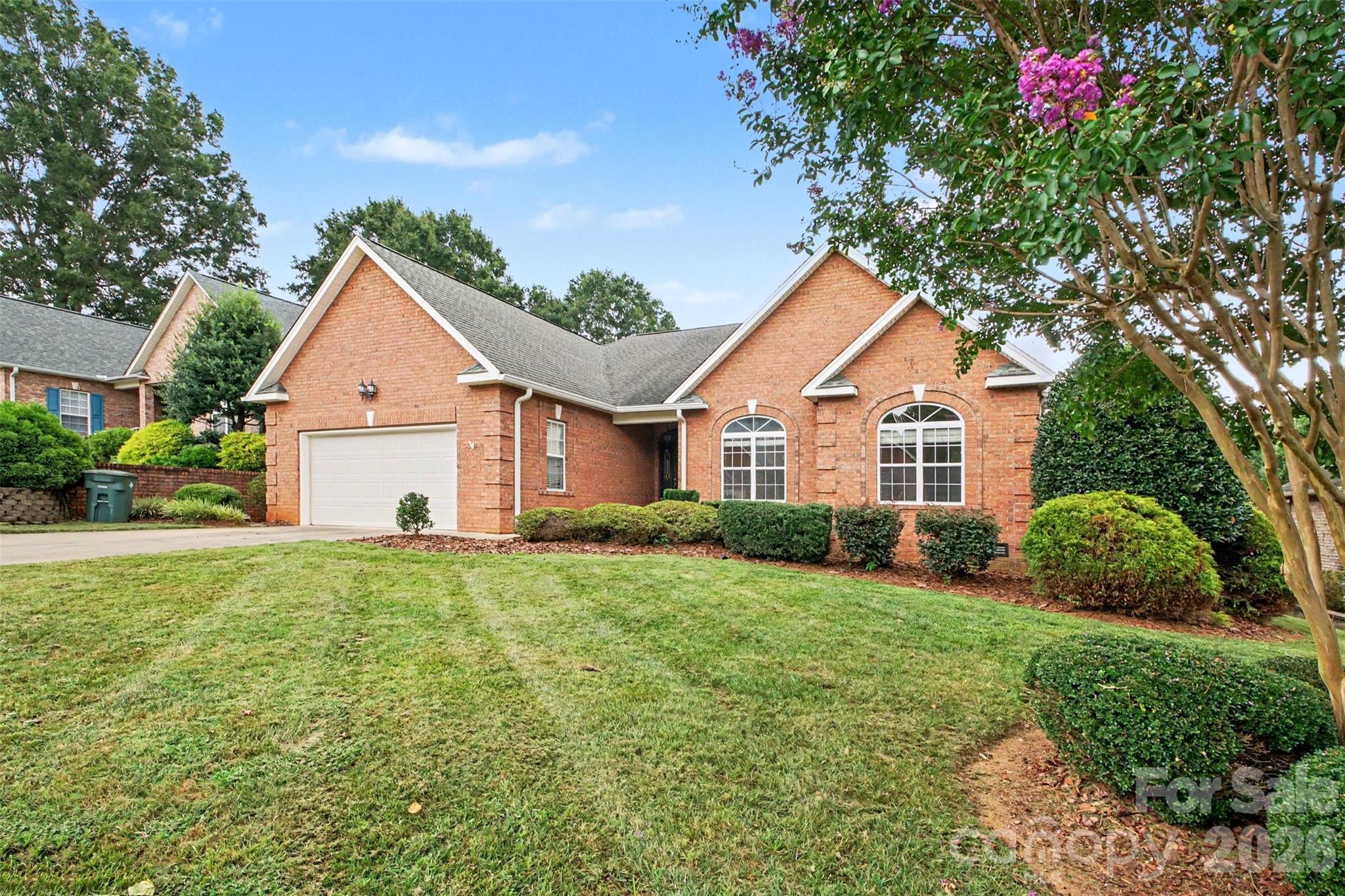 122 Hazeltine Court — photo