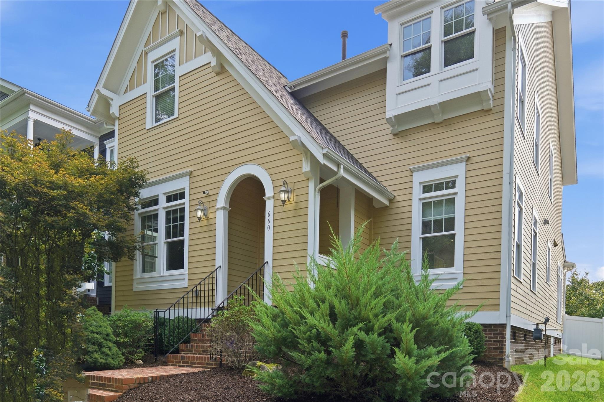 660 Revival Row — photo