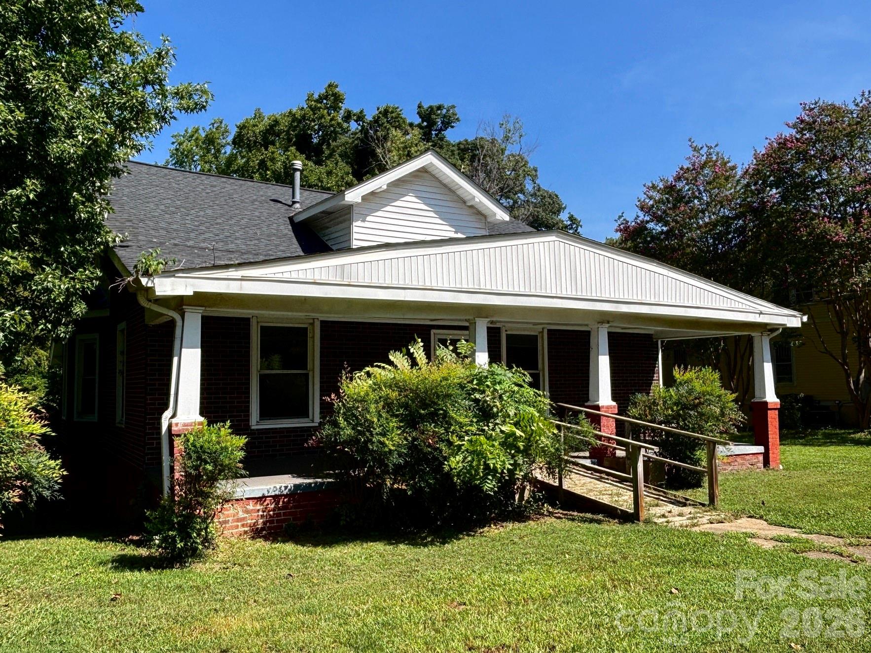 1612 N Main Street — photo
