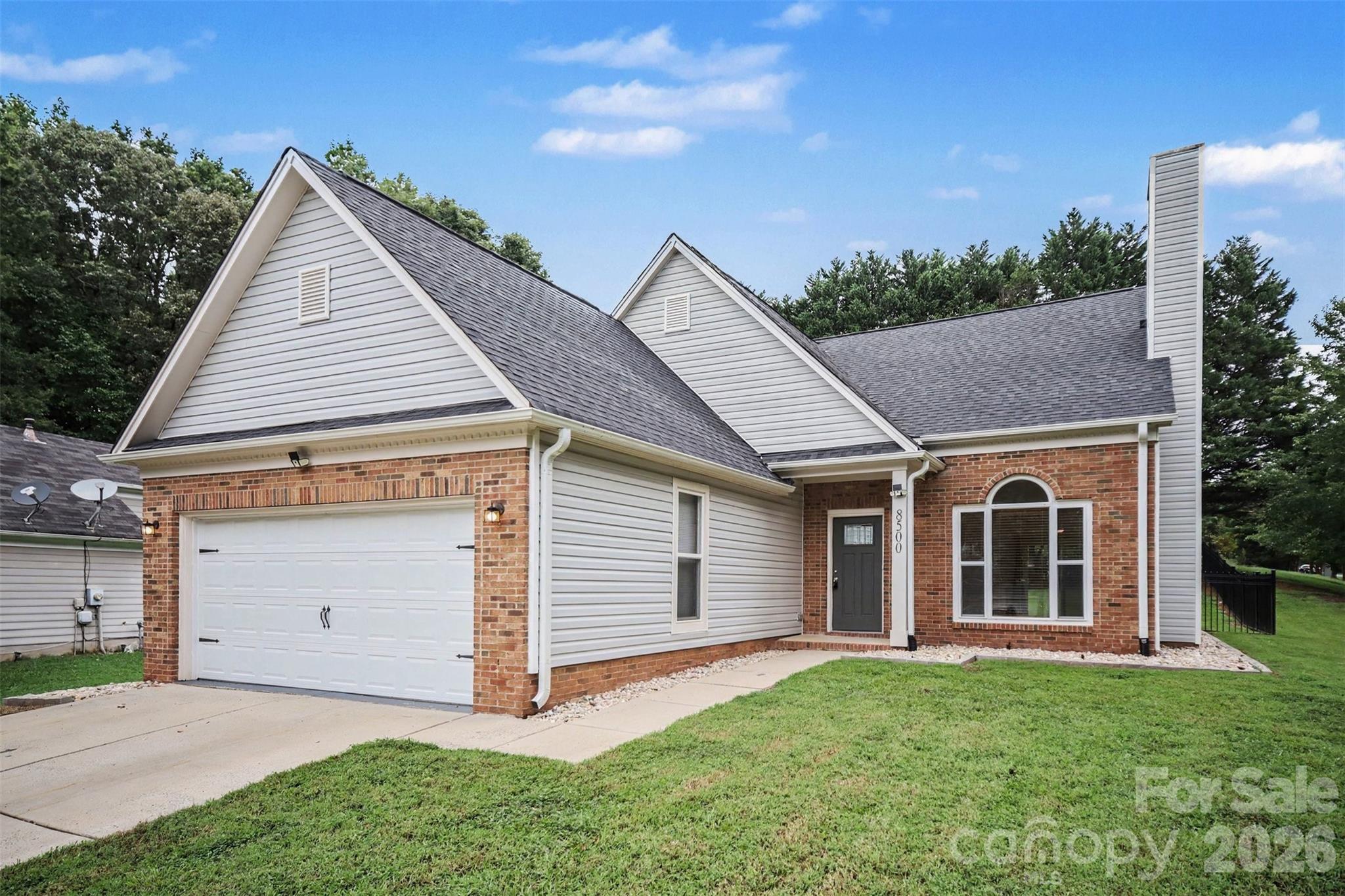 8500 Woodhill Manor Court — photo