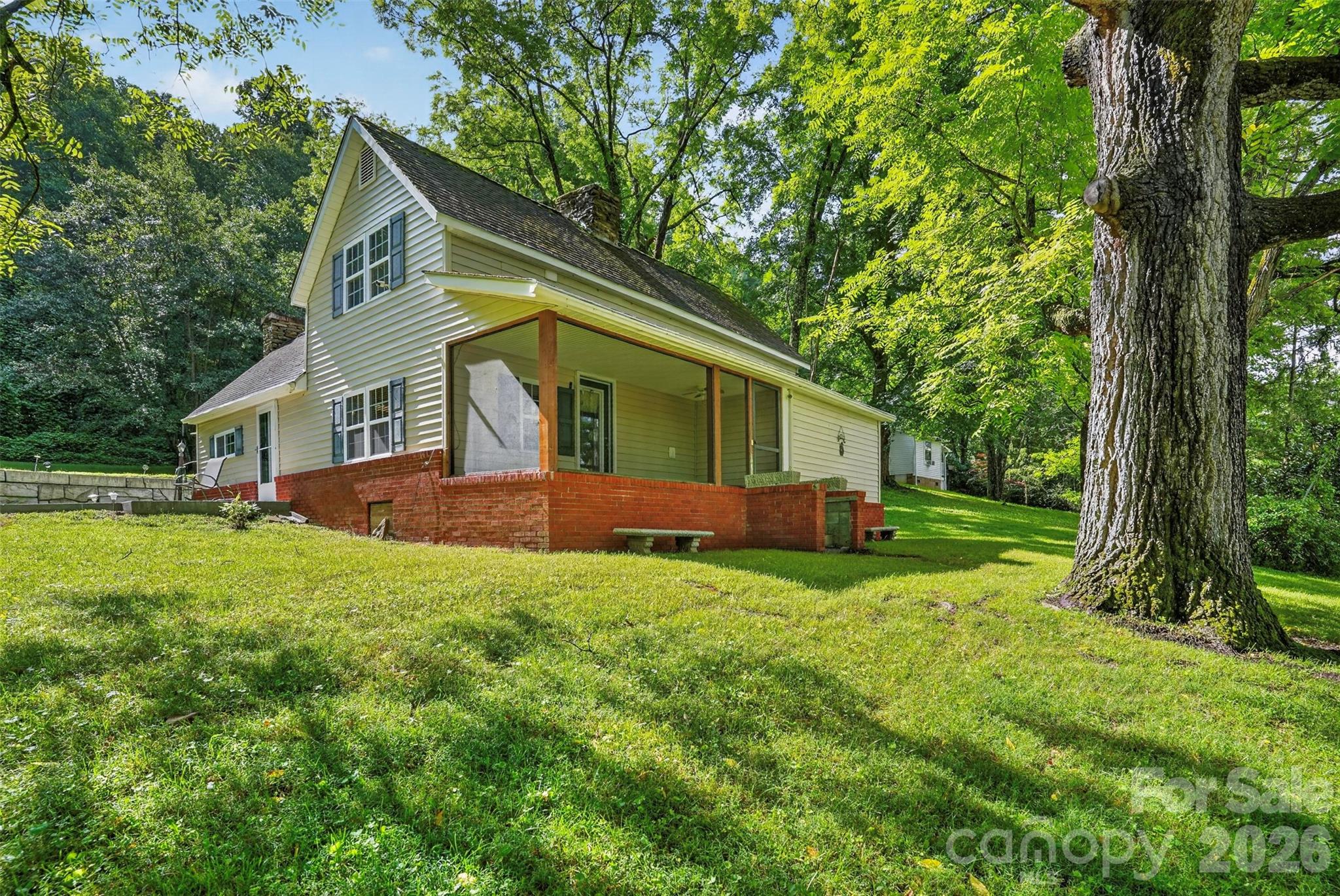 168 Huntley Road — photo