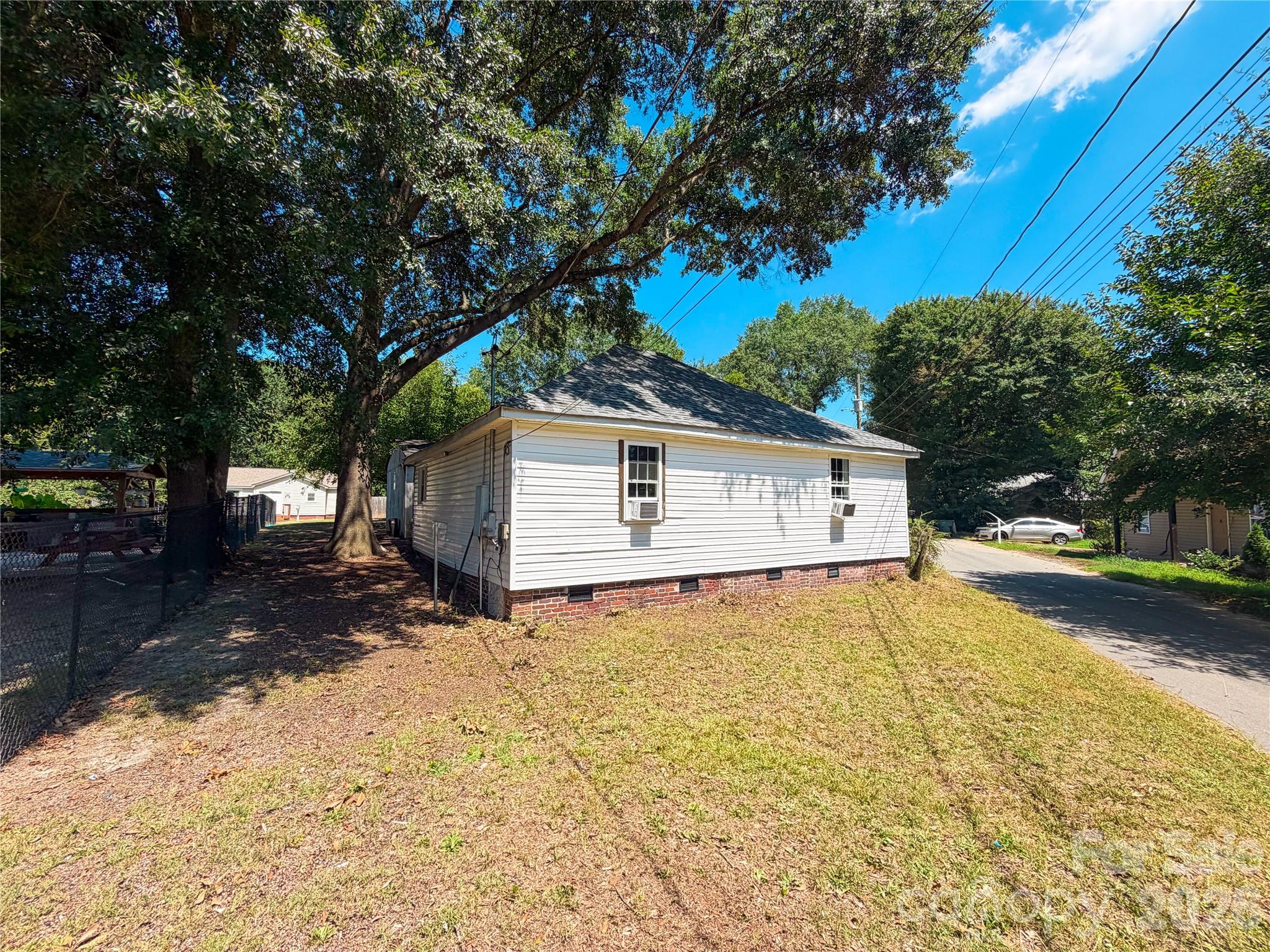 107 Drake Street — photo