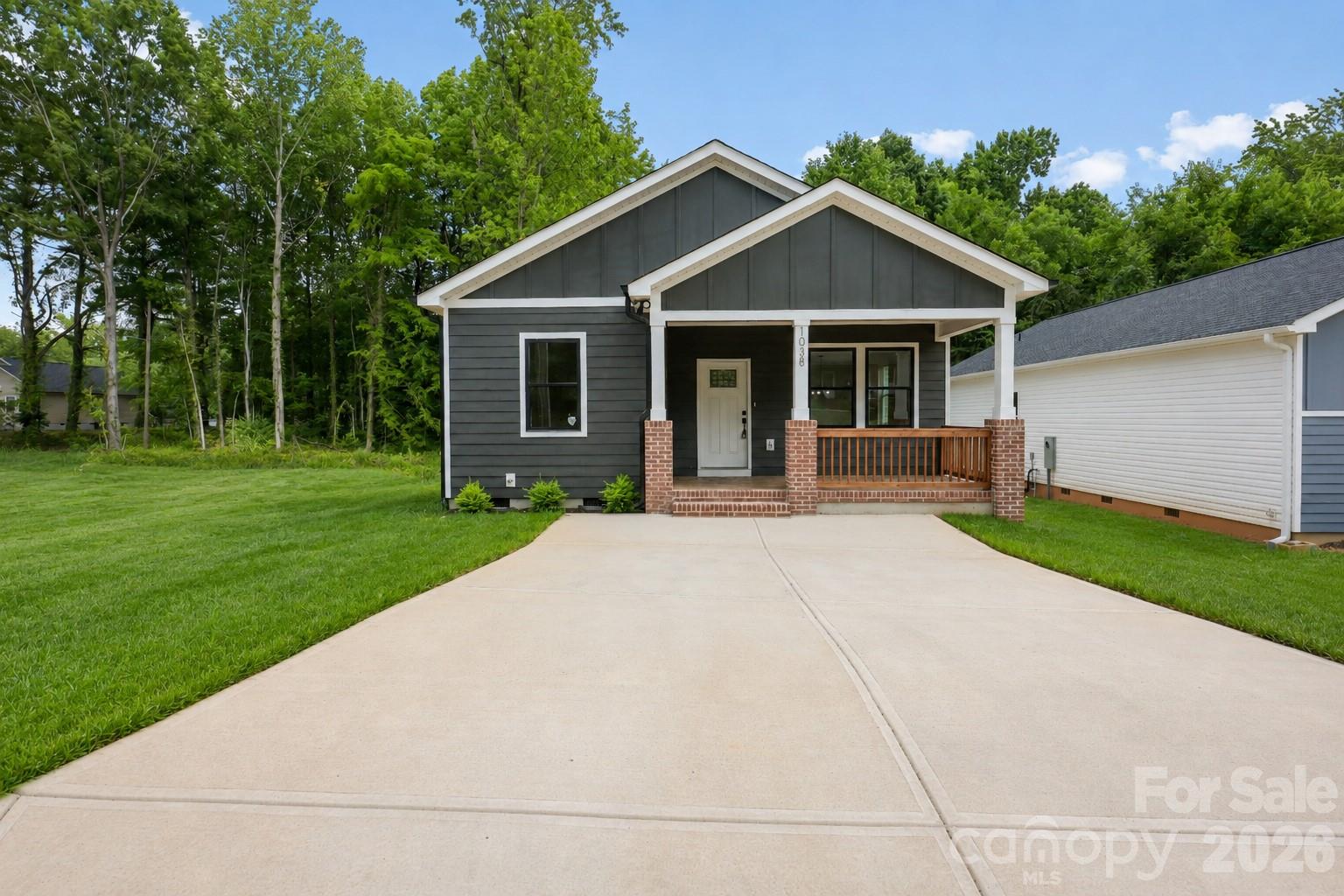 1038 Grady Street — photo