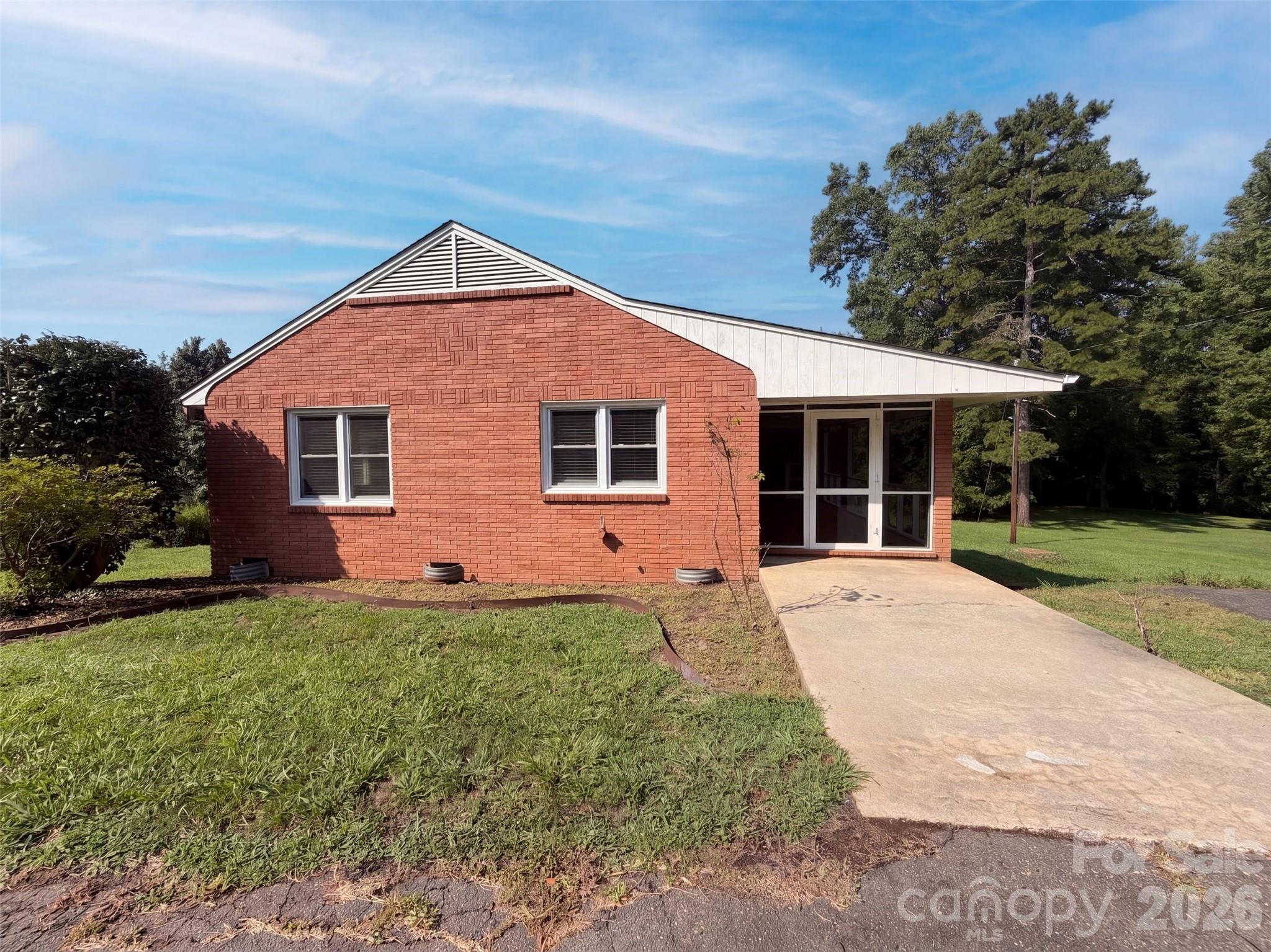 5630 S New Hope Road — photo