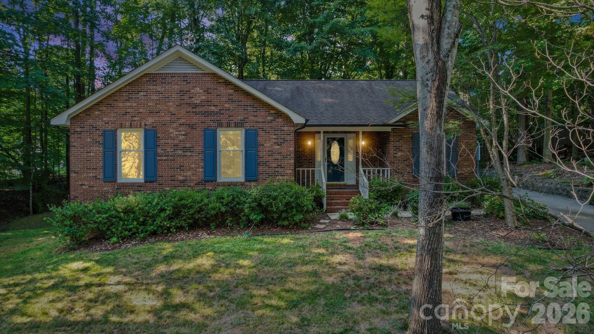 821 Deer Path Place — photo