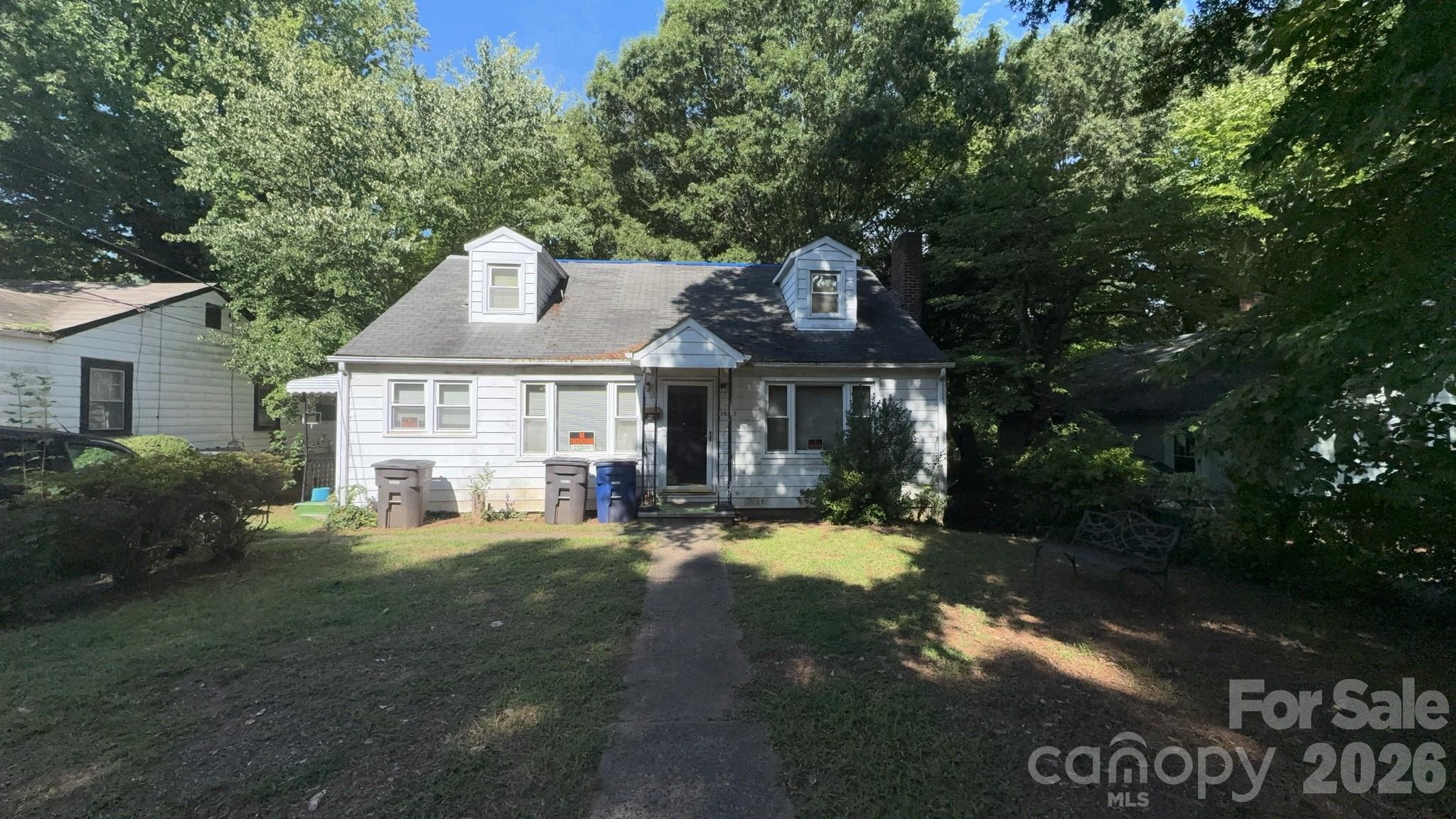 1932 Dacian Street — photo