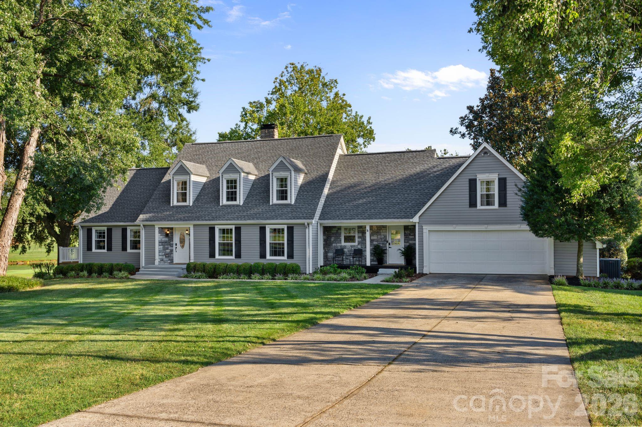 2593 Birdie Lane NE — photo