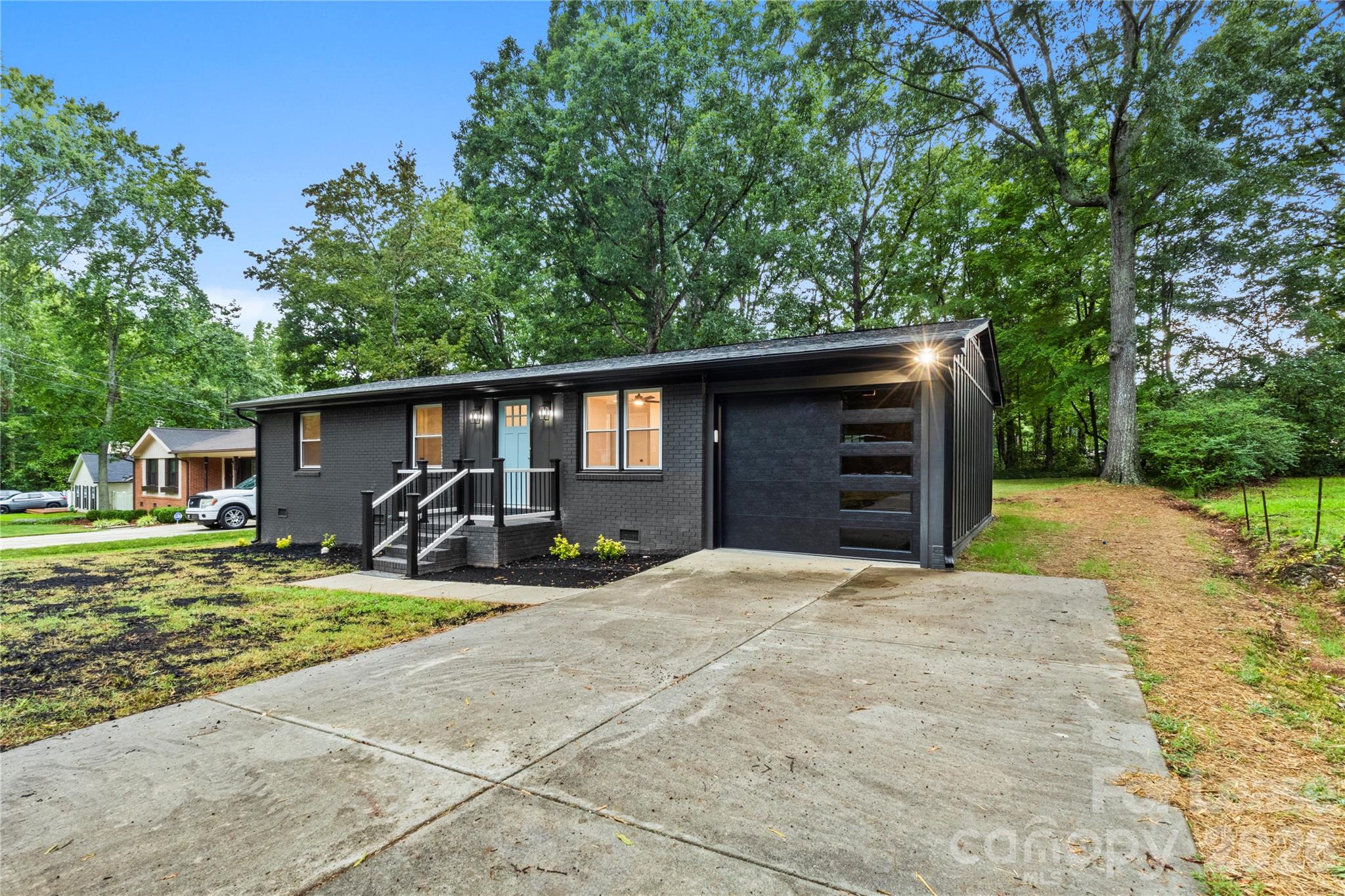 562 Barrington Place NW — photo