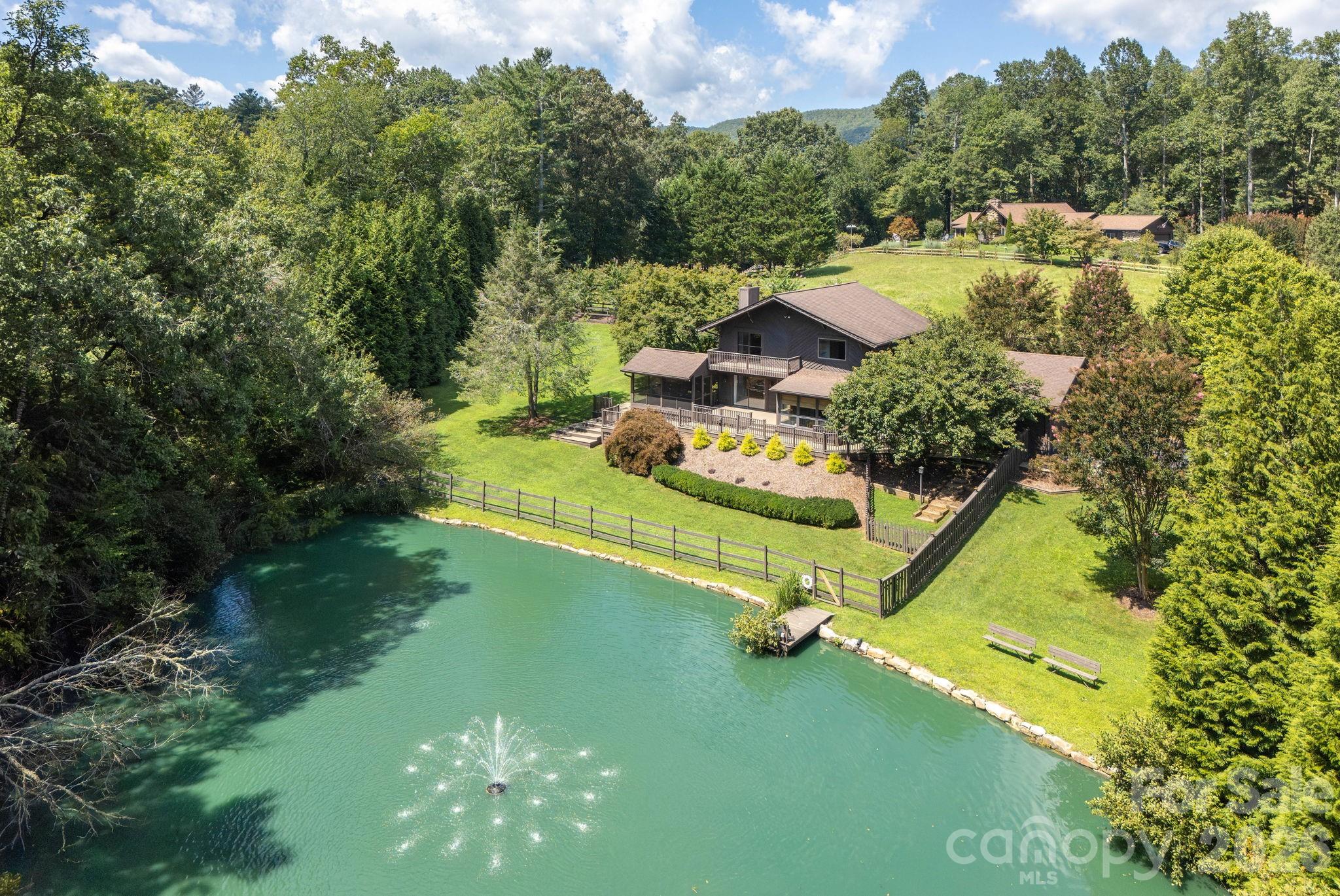 20 Spring Lake Drive — photo