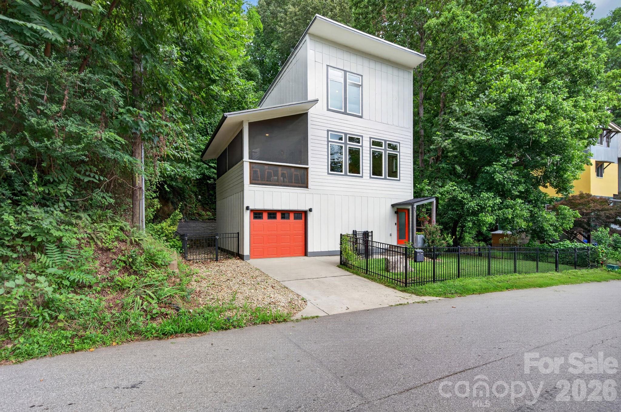 53 Waynesville Avenue — photo