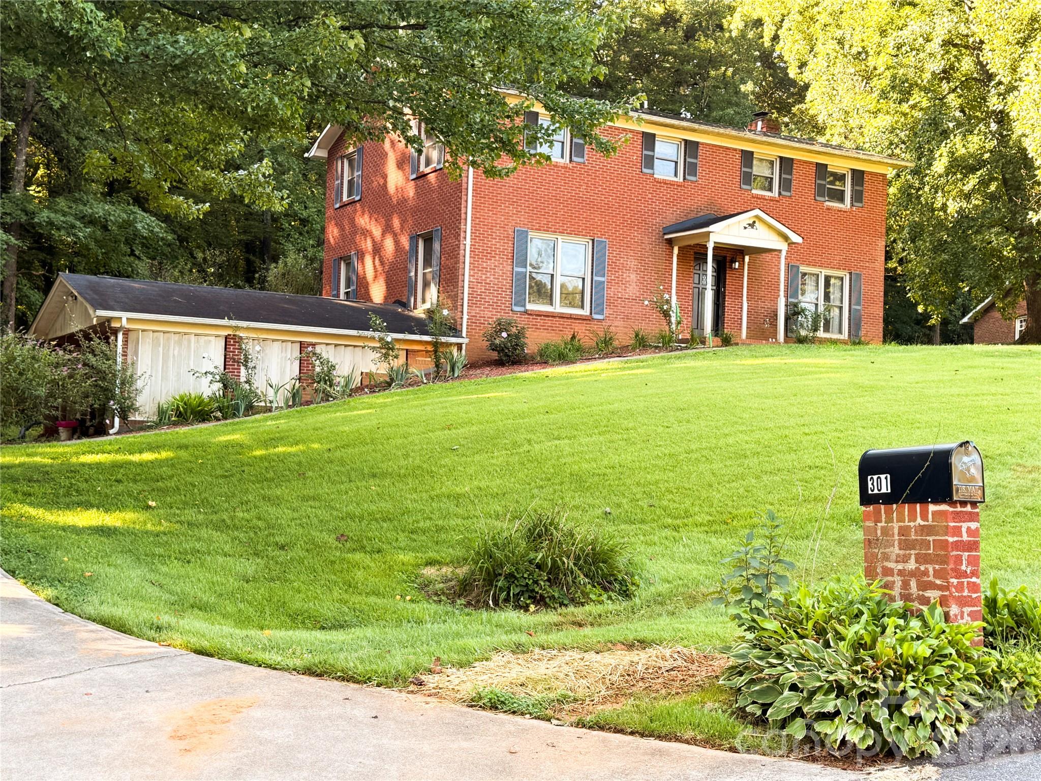 301 Starmount Drive — photo