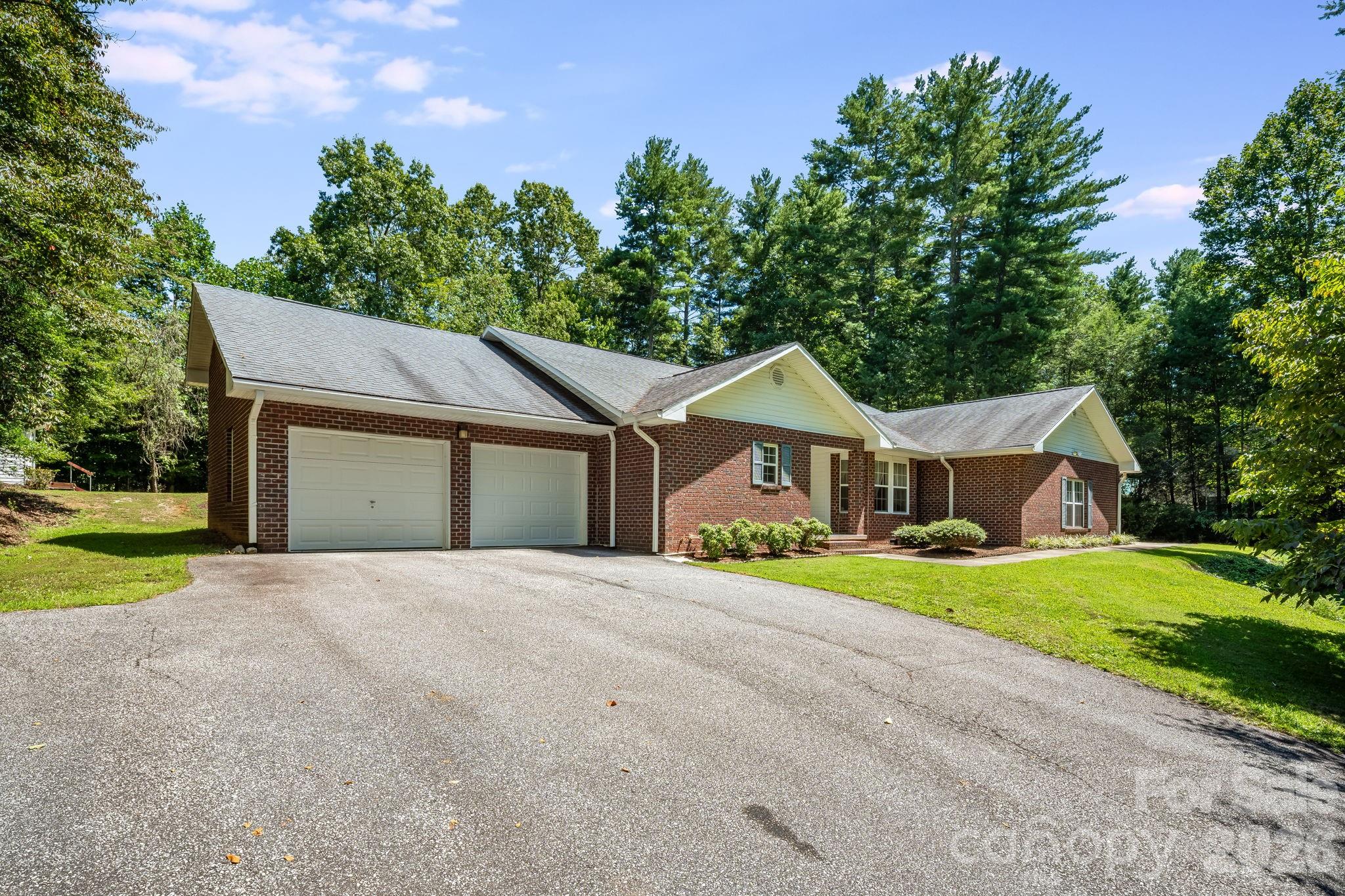 225 Arbor Lane — photo