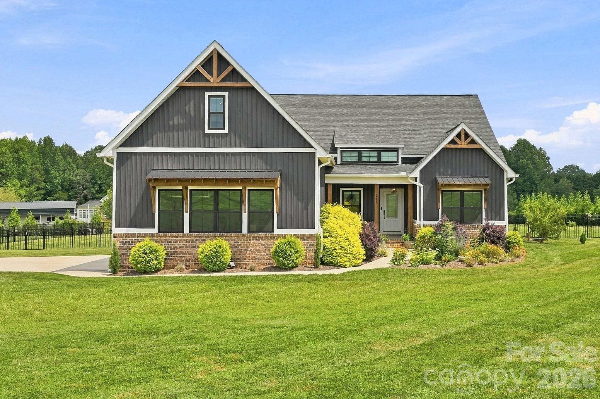 215 Cal Kennedy Road — photo
