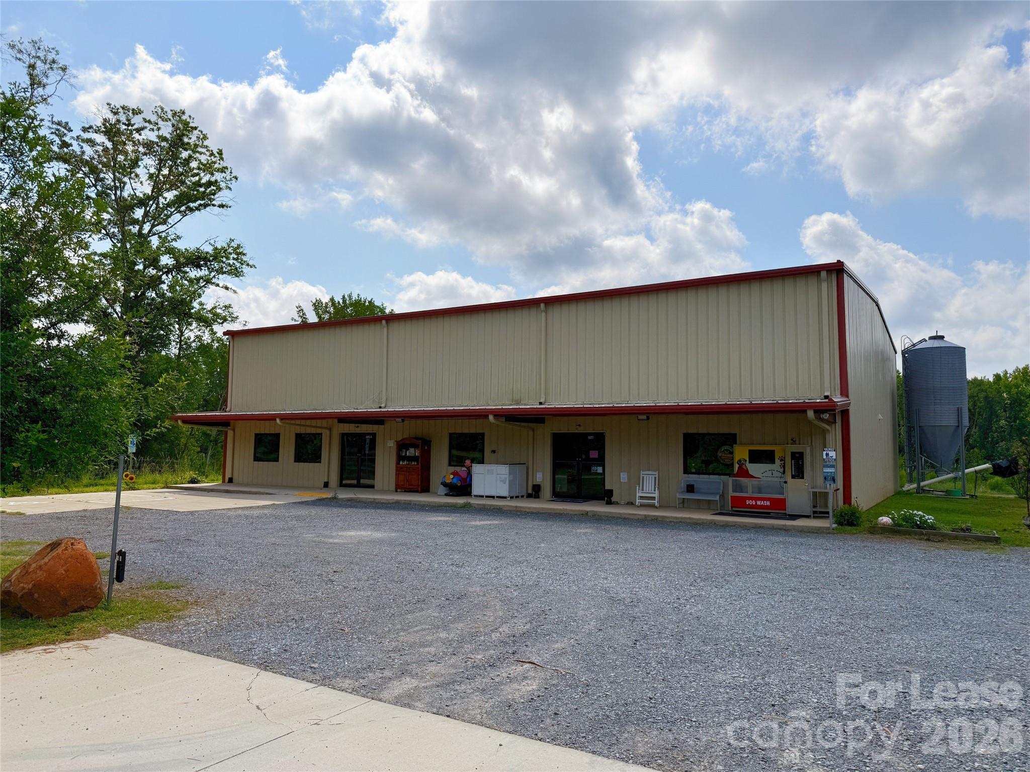 827 Elliott Road — photo