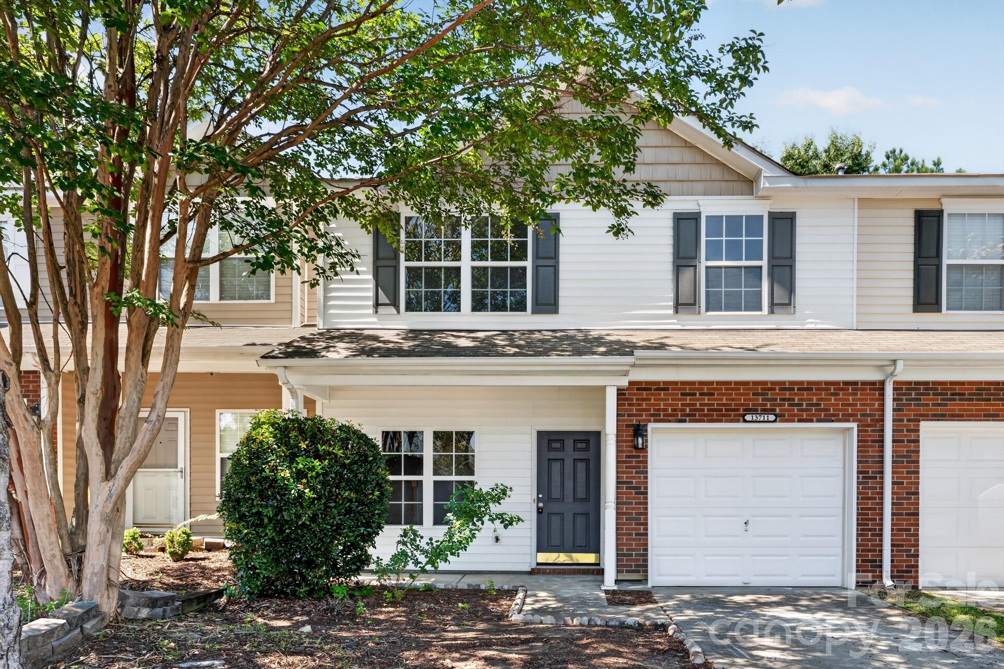 13711 Singleleaf Lane — photo