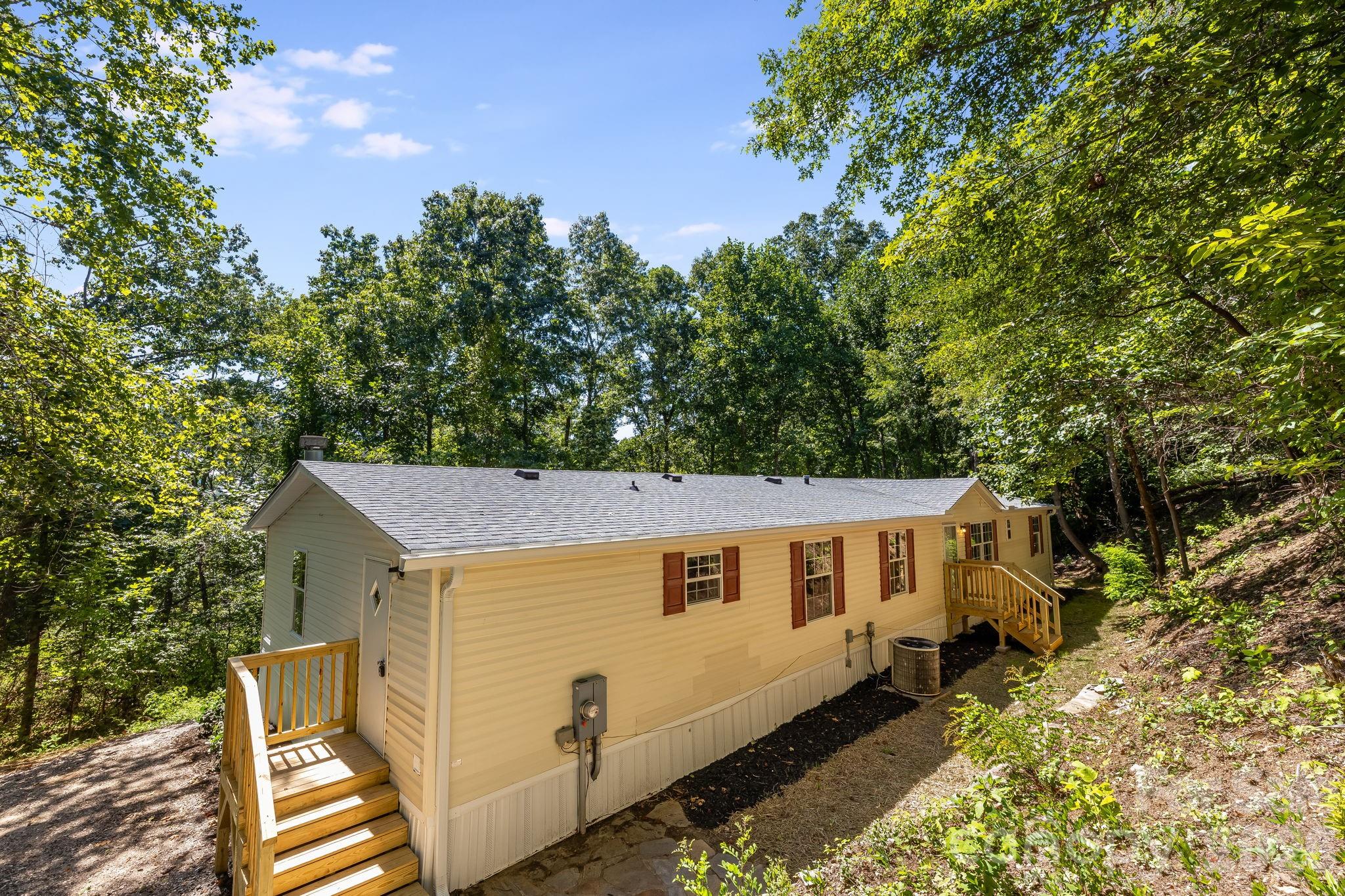 81 Spring Mountain Road — photo