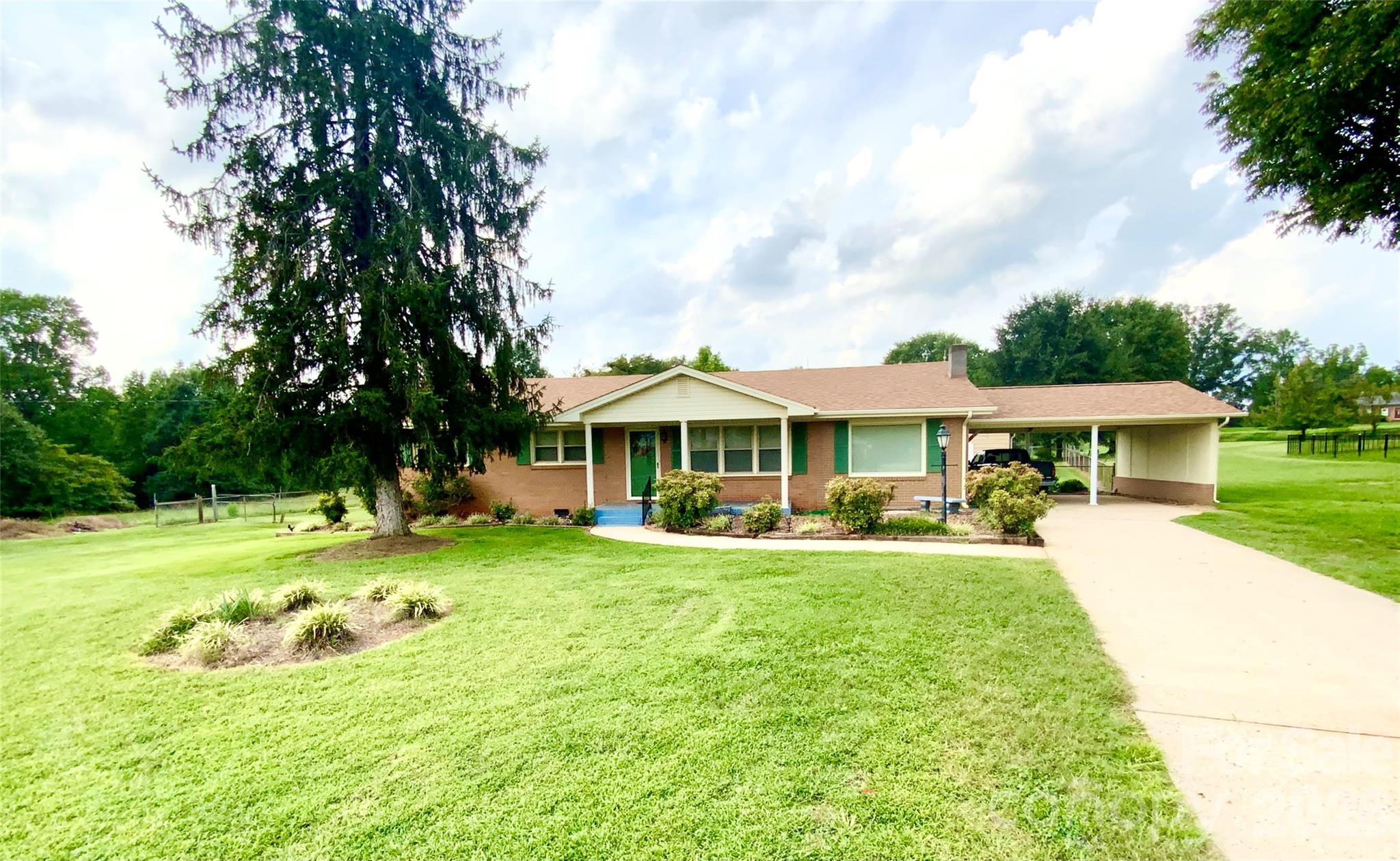 1749 Oak Grove Church Road — photo