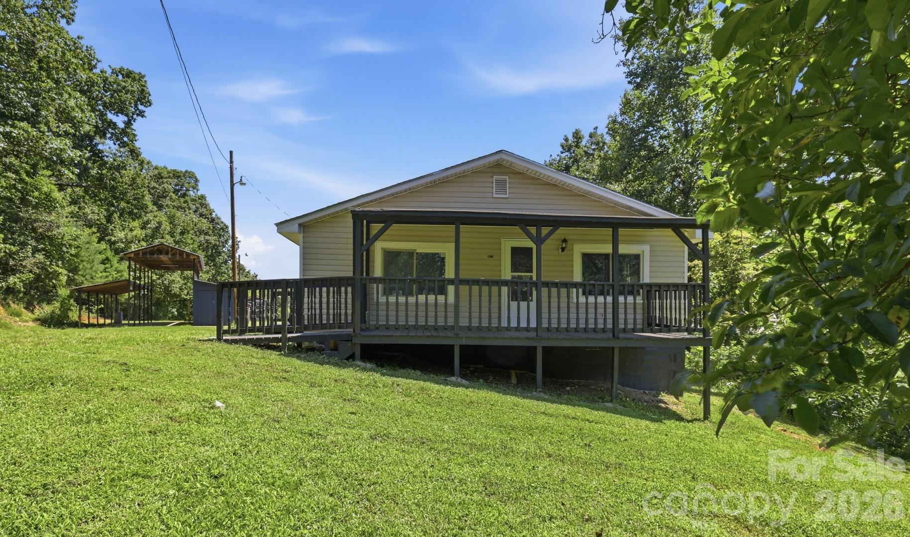 3028 Playmore Beach Road — photo