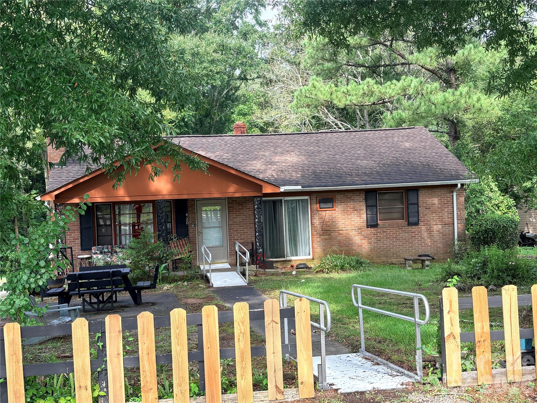 420 Hampton Road — photo