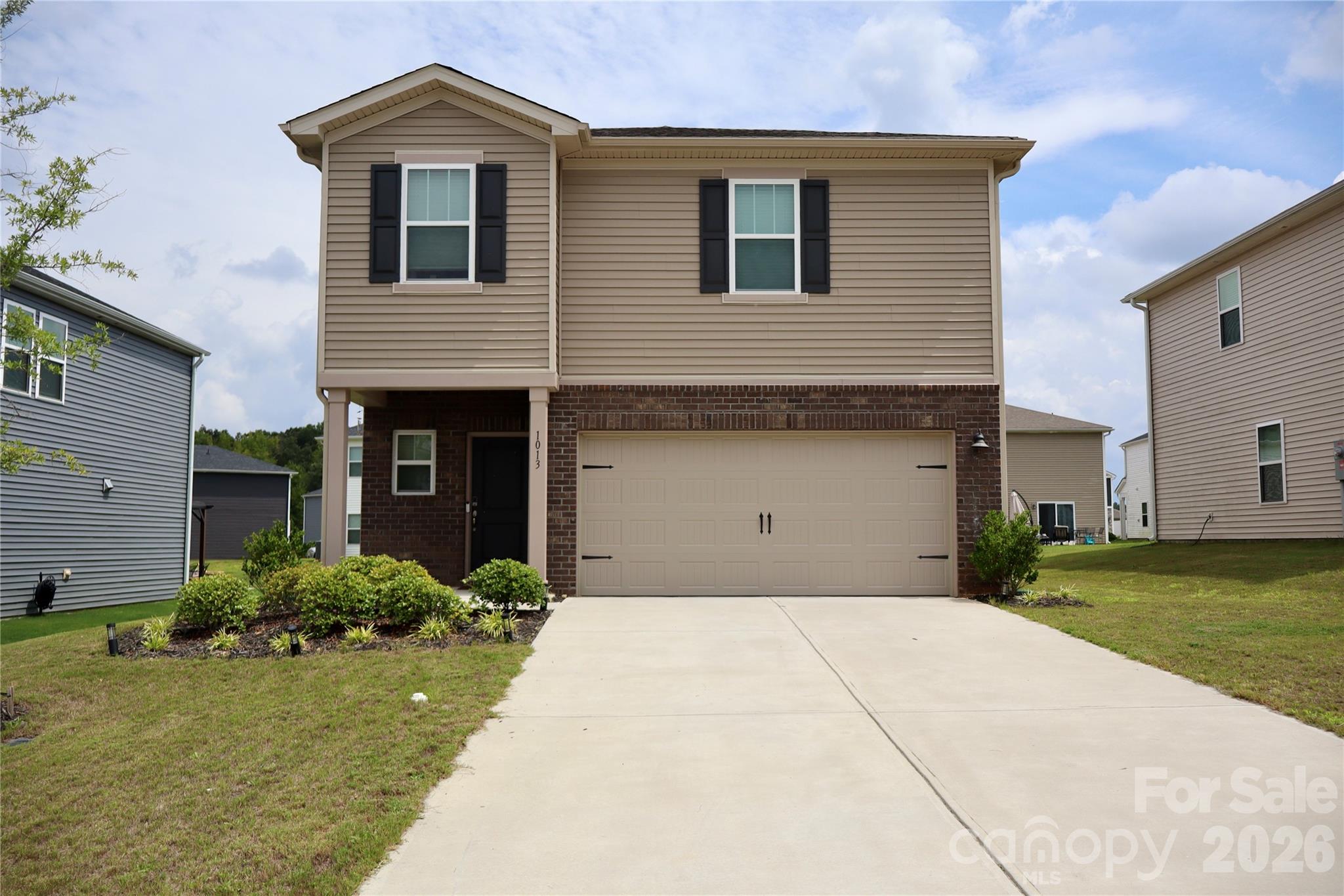 1013 Harry Court — photo