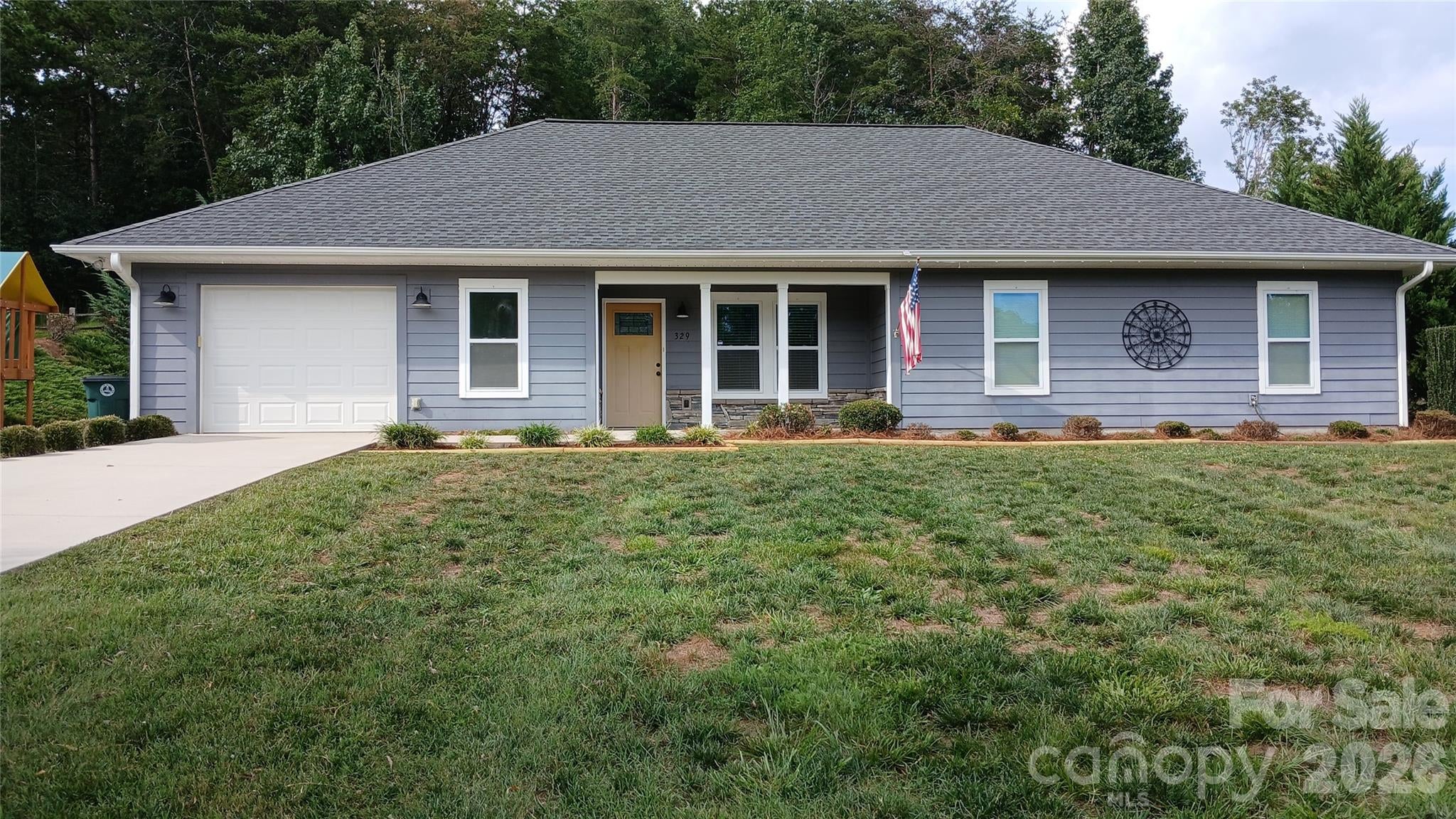 329 Springwood Drive NE — photo