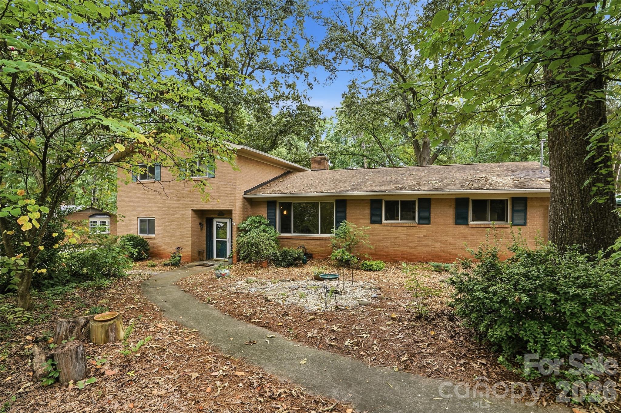 4819 Carousel Drive — photo