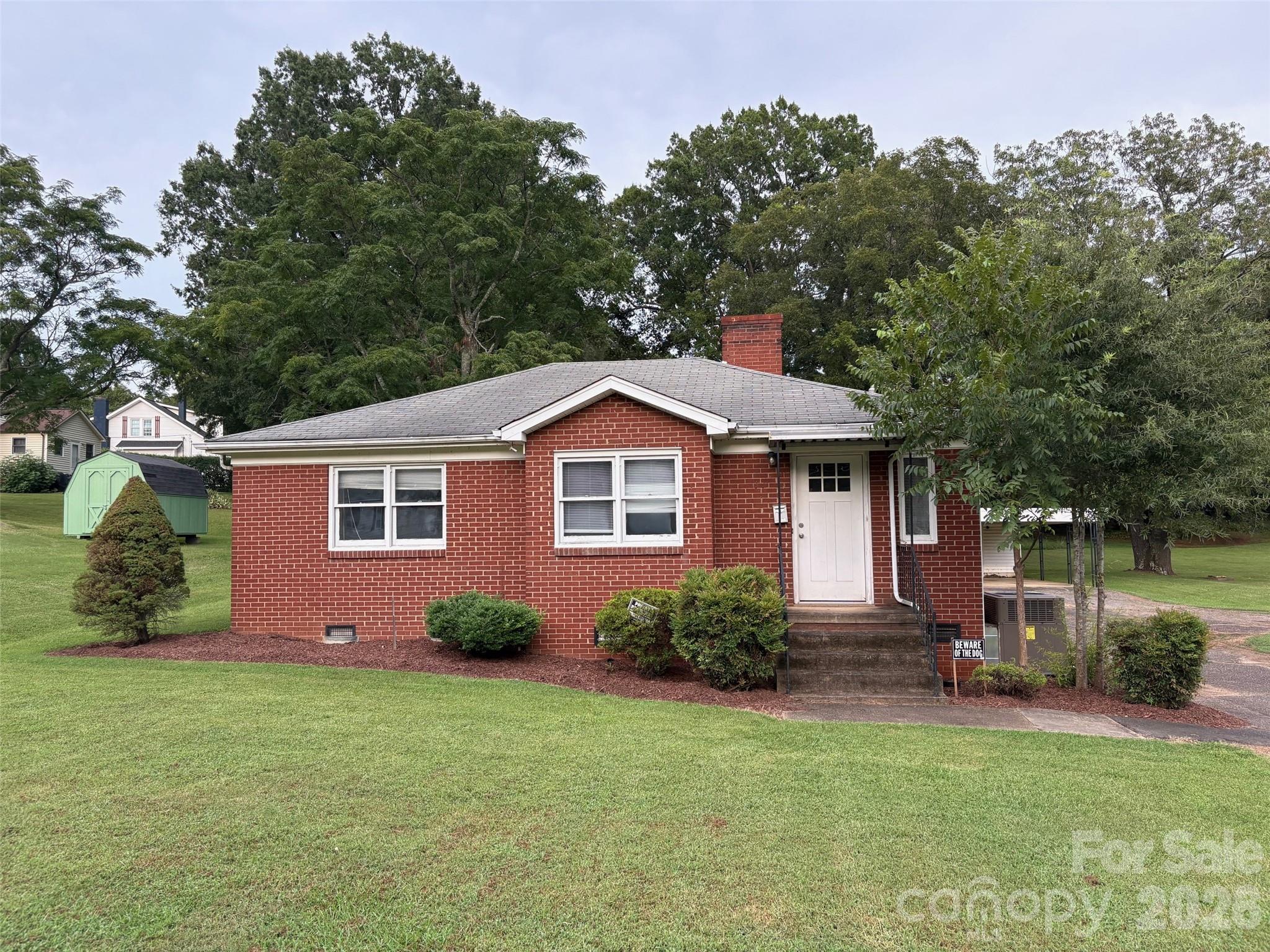 316 E Statesville Avenue — photo