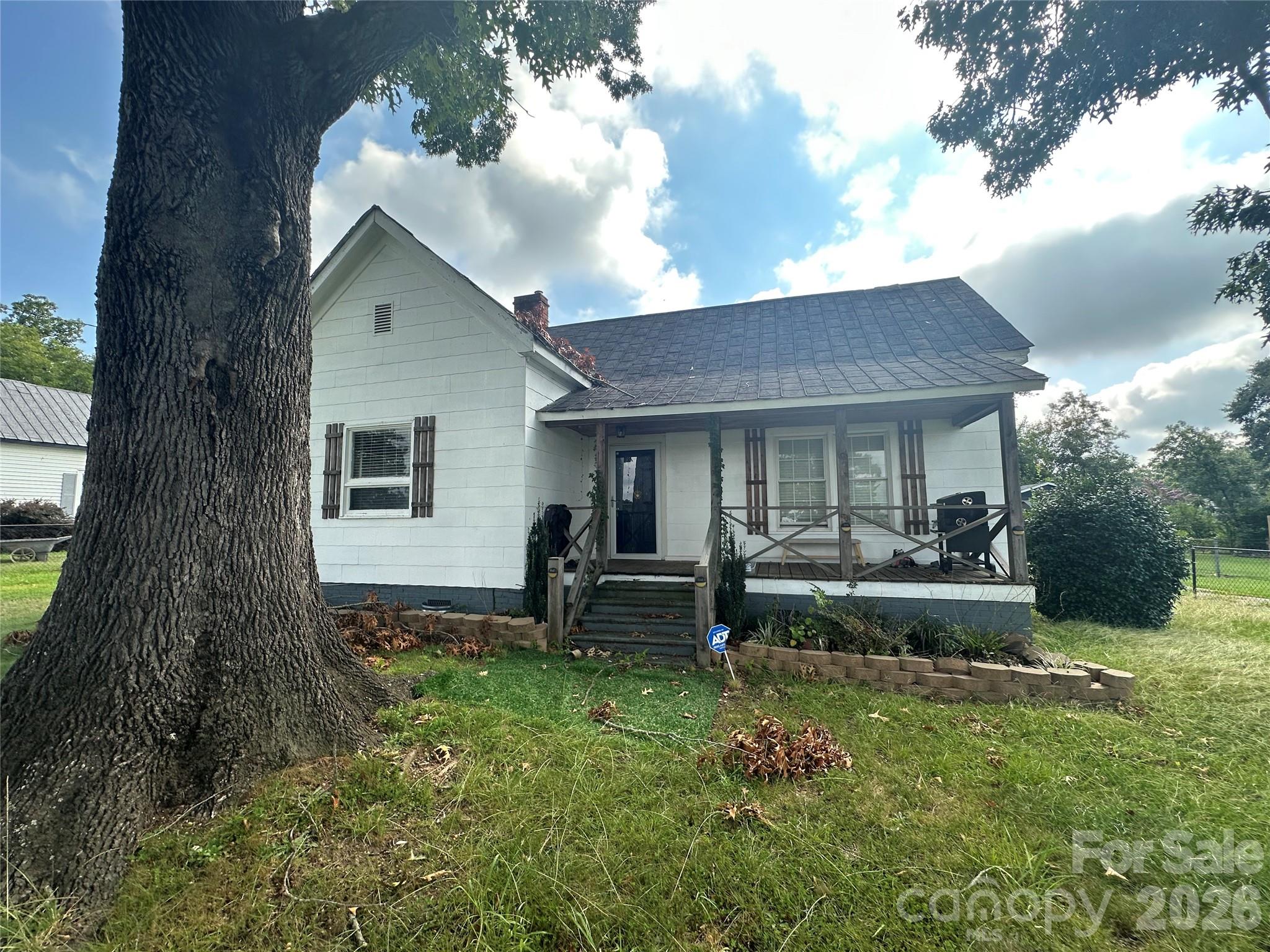 609 Front Street — photo